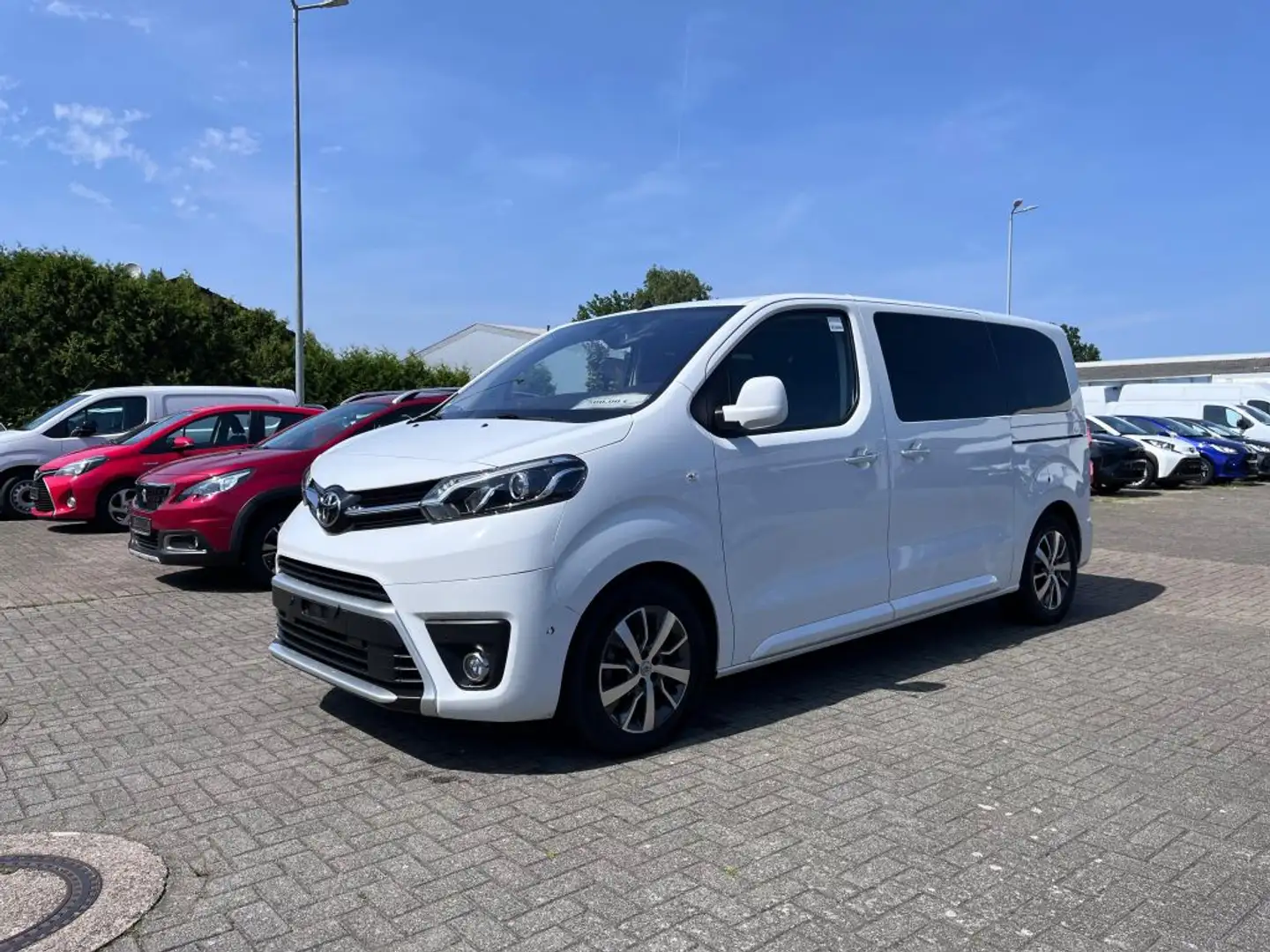 Toyota Proace 2,0-l-D-4D L1 (7-Si.) Autm. Verso Executive Blanc - 2
