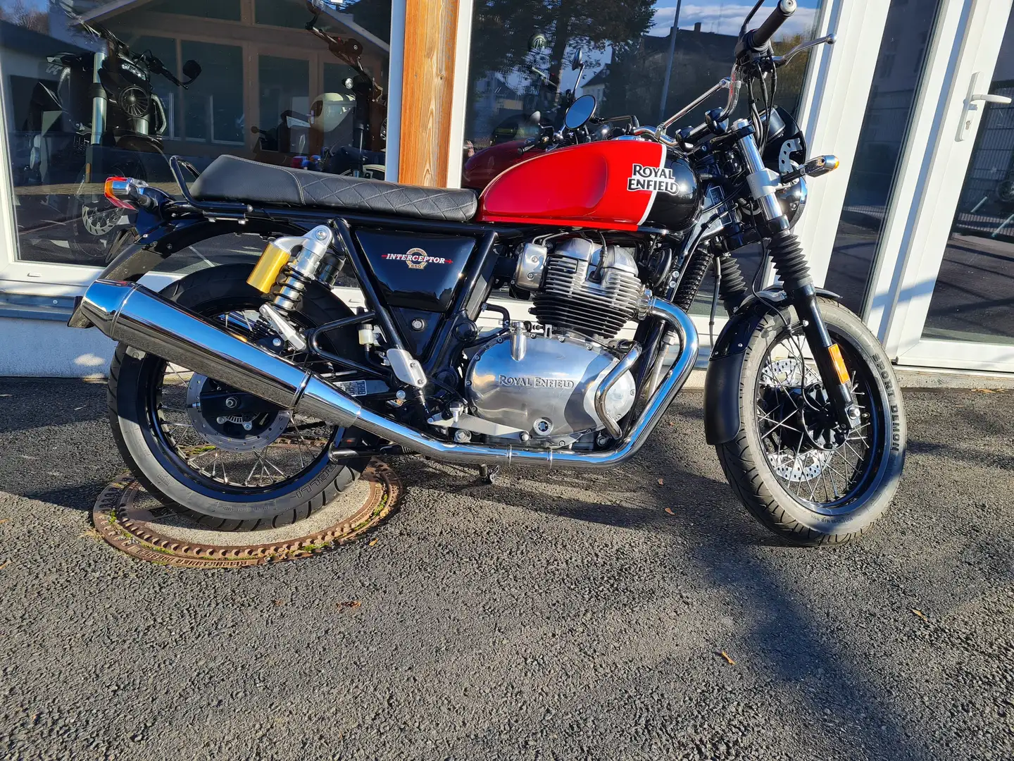 Royal Enfield Interceptor 650 Roşu - 1