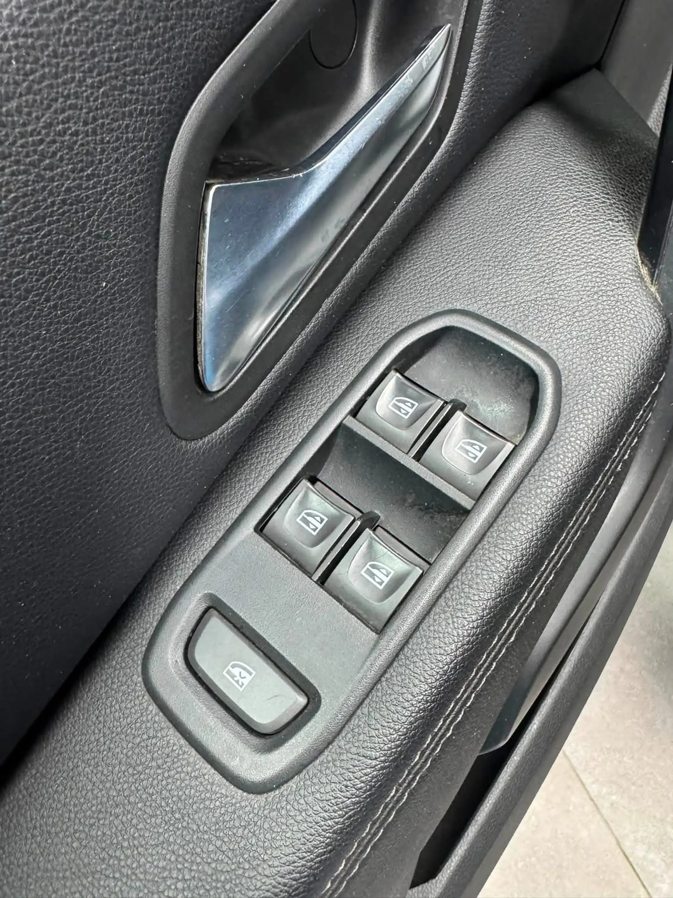Dacia Duster Duster 1.2 TCe **12 mois de garantie** — photo 10