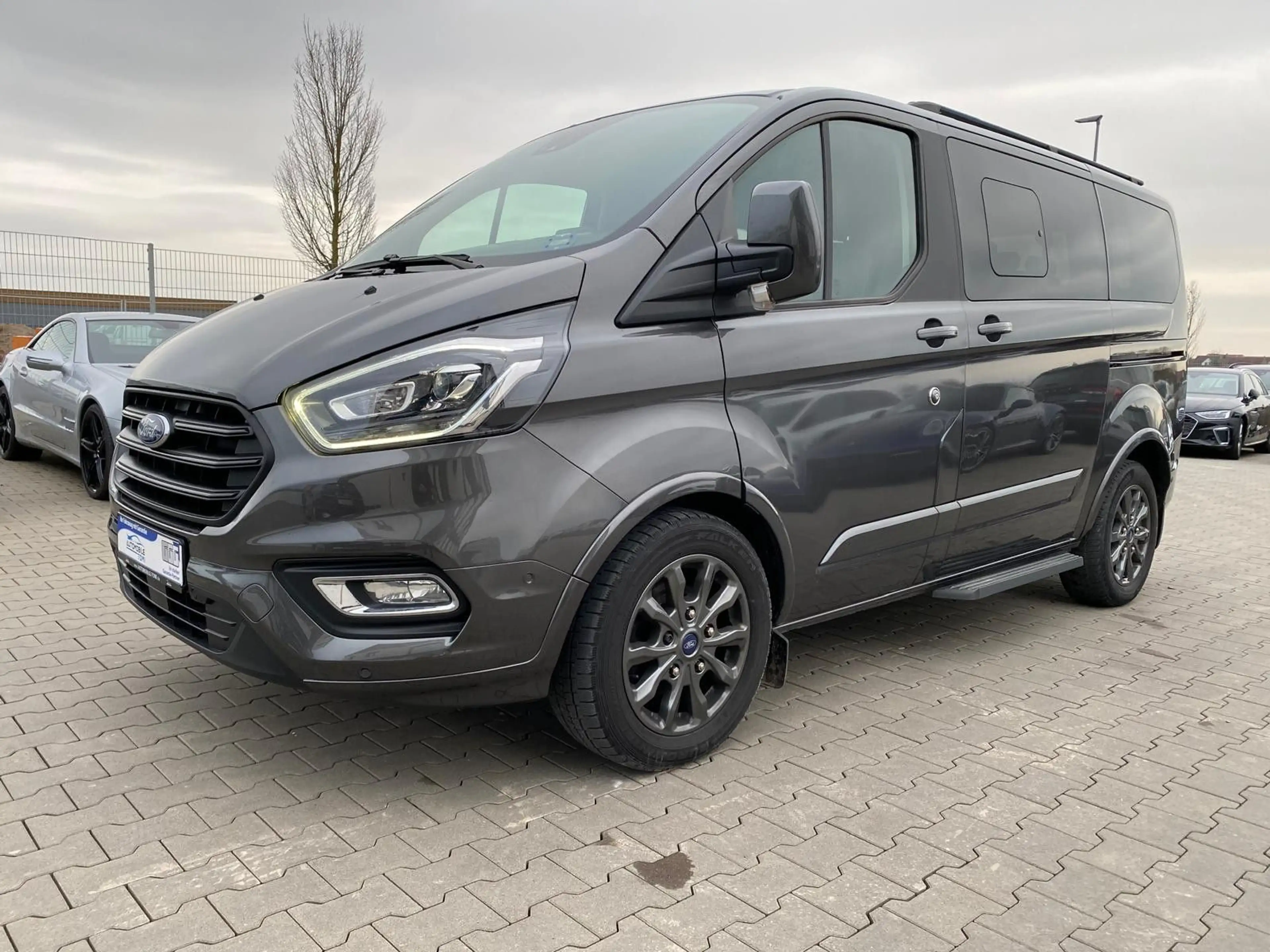 Ford Tourneo Custom Kombi 320 L1Titanium|LEDER|SZH|