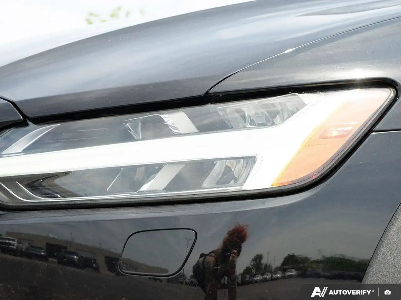 Volvo V60 Cross Country снимка Volvo V60 Cross Country