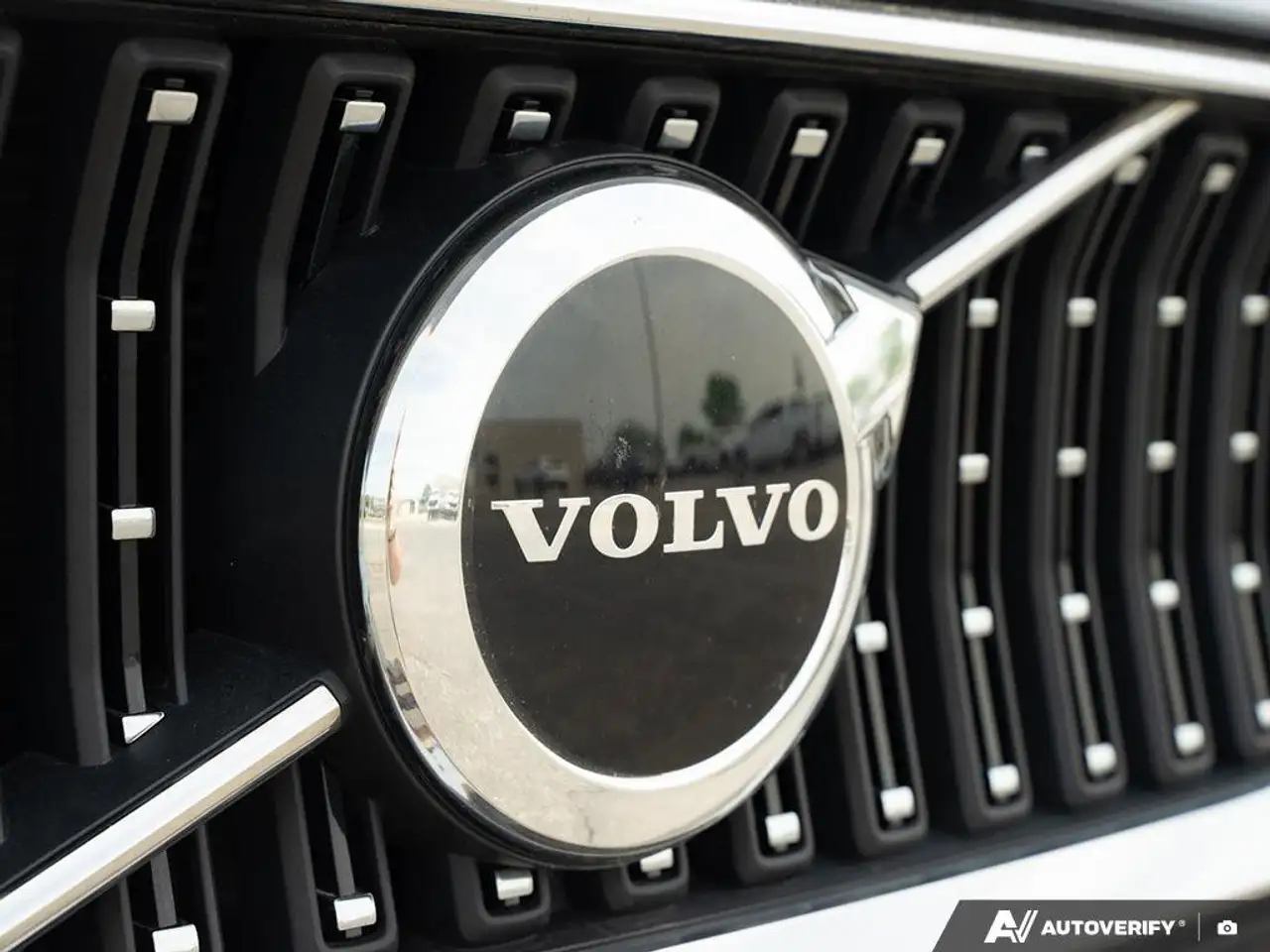 Volvo V60 Cross Country снимка Volvo V60 Cross Country
