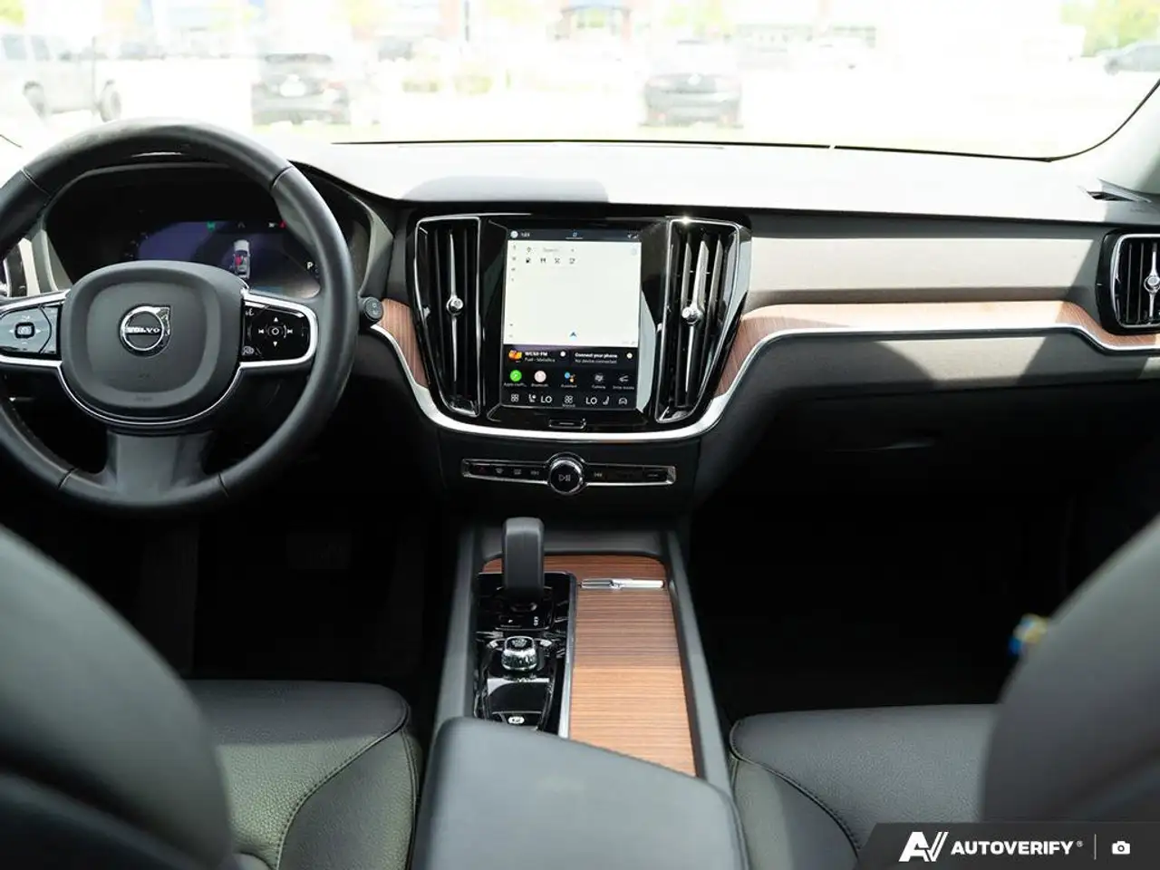 Volvo V60 Cross Country снимка Volvo V60 Cross Country