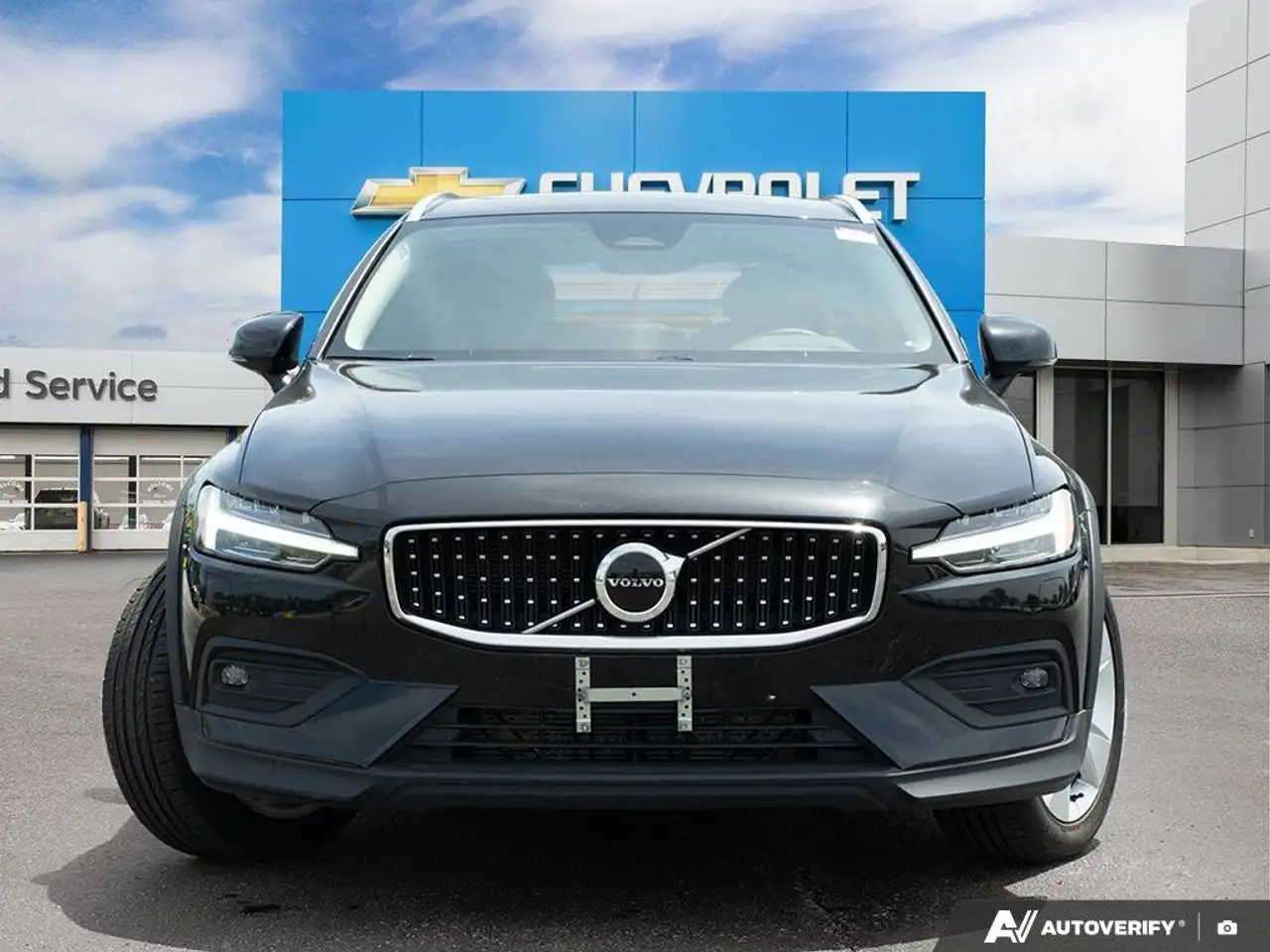 Volvo V60 Cross Country снимка Volvo V60 Cross Country