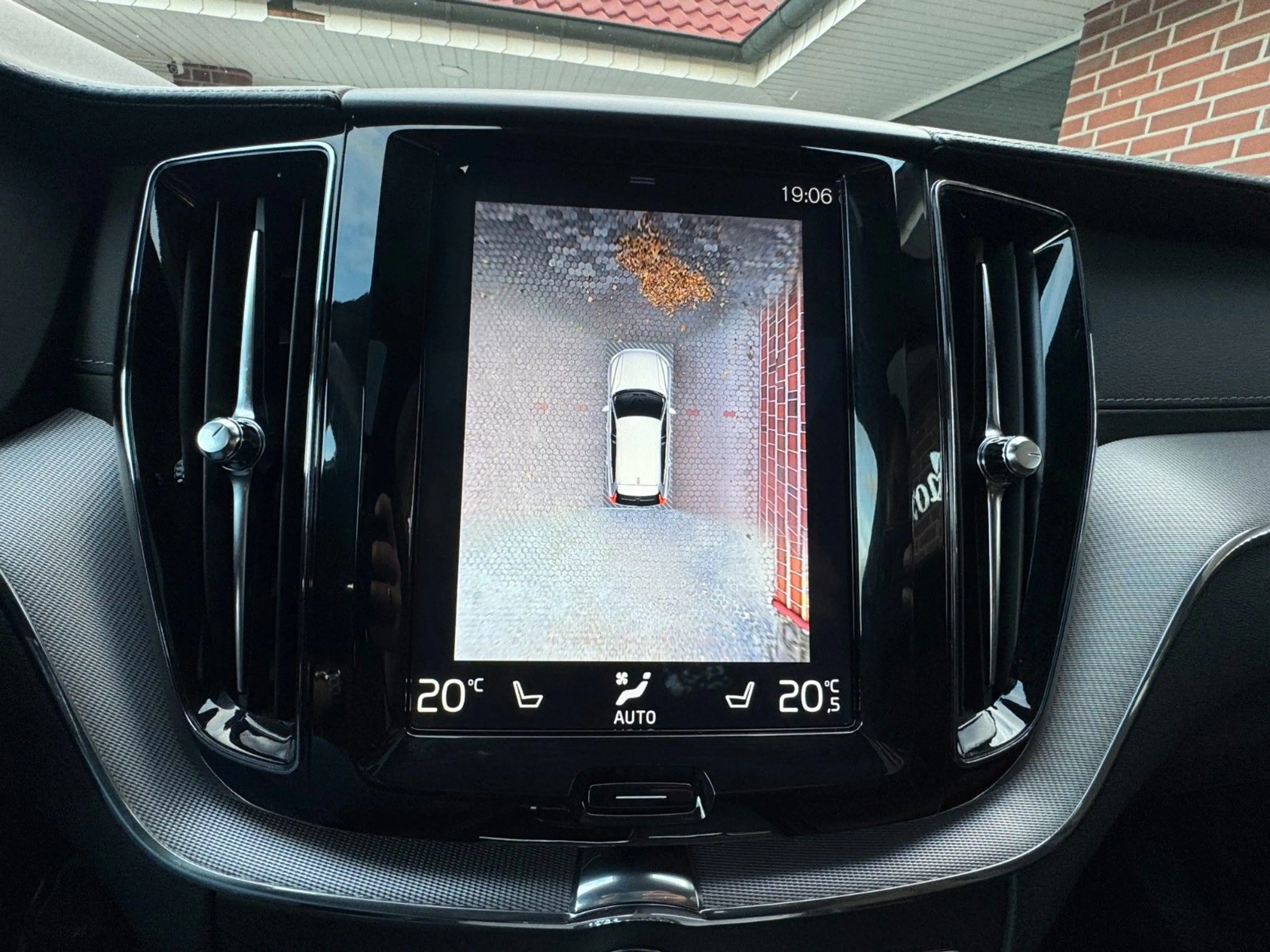 Volvo XC60 Inscription AWD*PANO*360K*AHK — photo 27