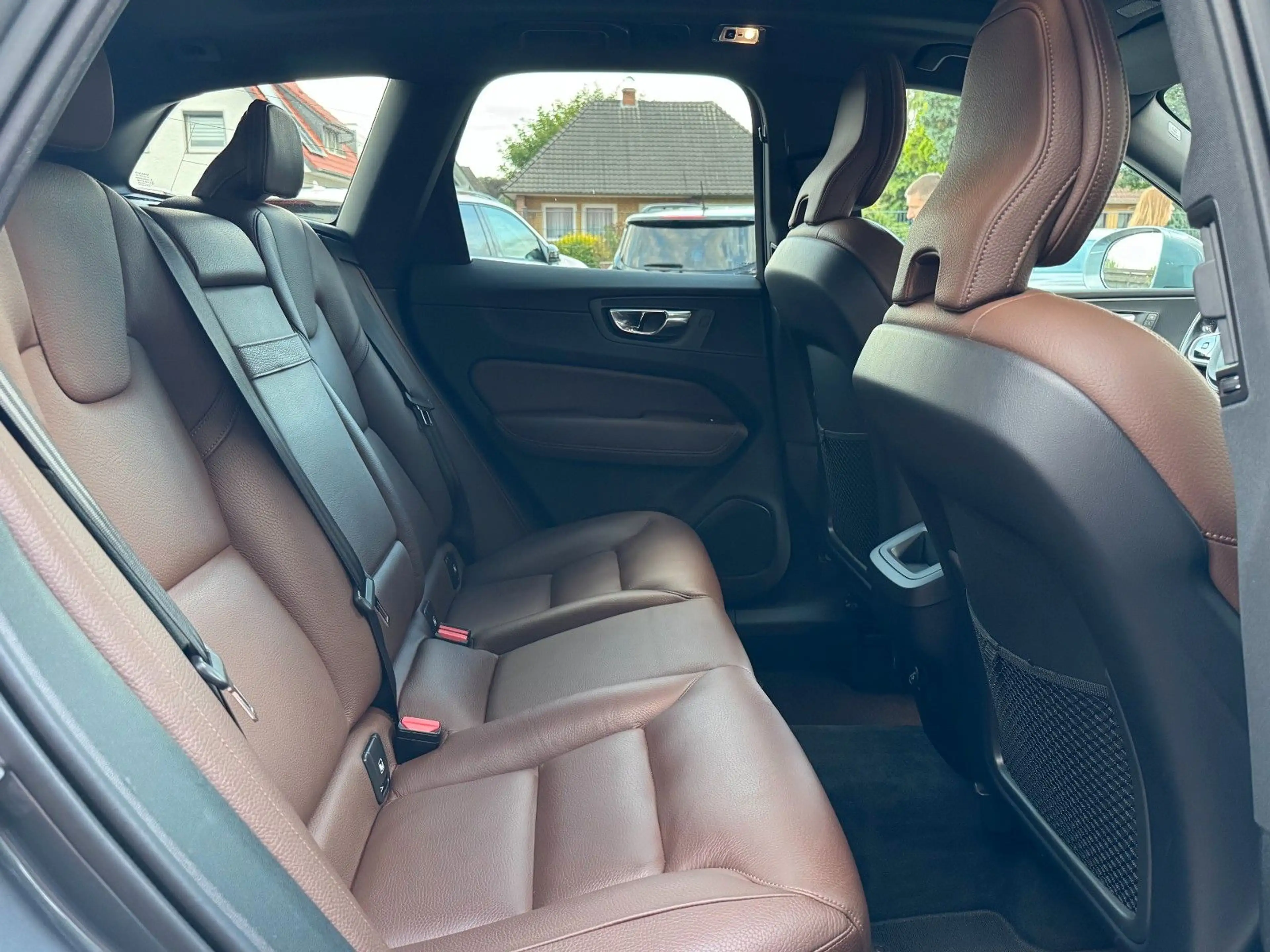 Volvo XC60 Inscription AWD*PANO*360K*AHK — photo 16