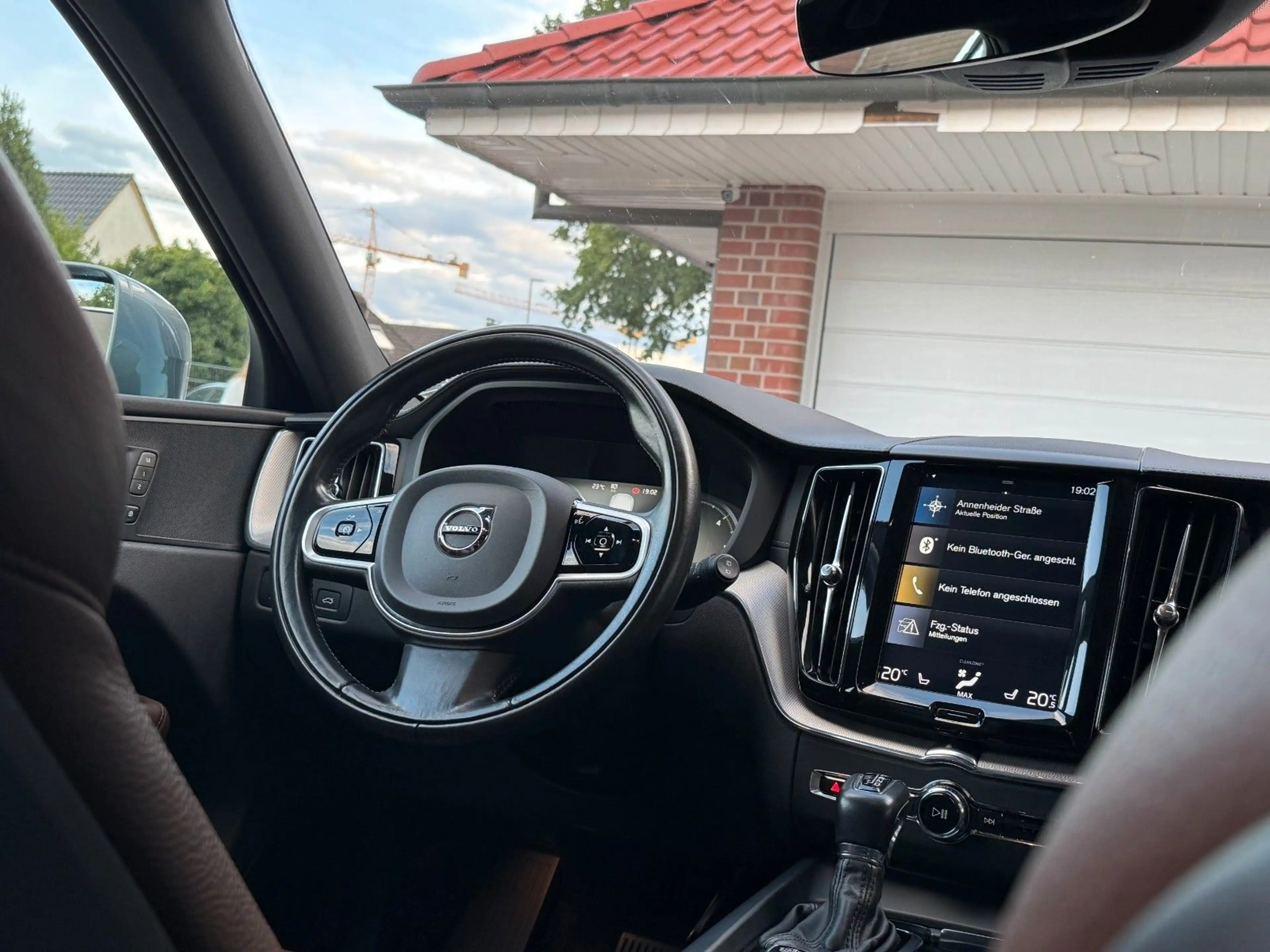 Volvo XC60 Inscription AWD*PANO*360K*AHK — photo 9
