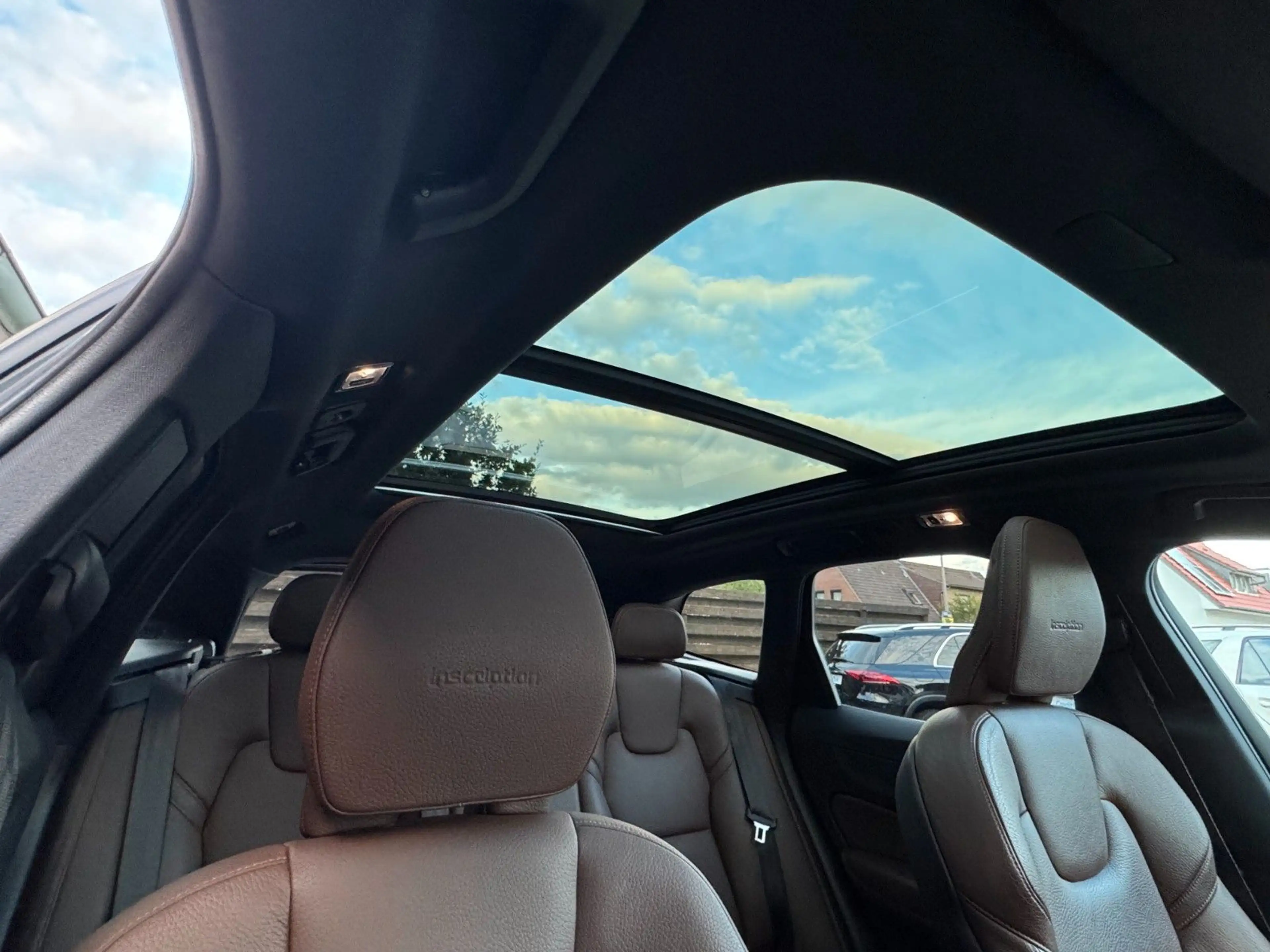 Volvo XC60 Inscription AWD*PANO*360K*AHK — photo 21