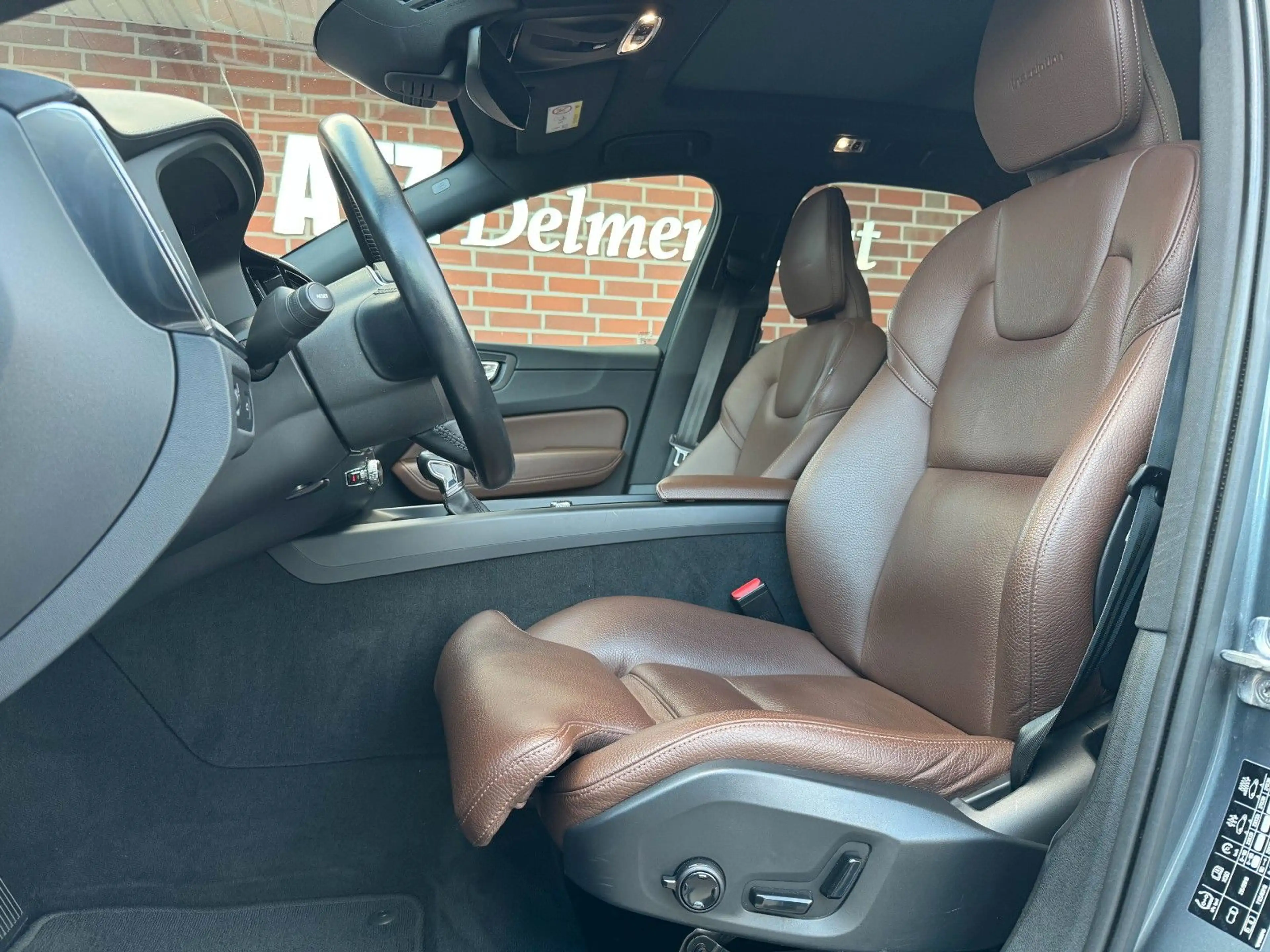 Volvo XC60 Inscription AWD*PANO*360K*AHK — photo 12
