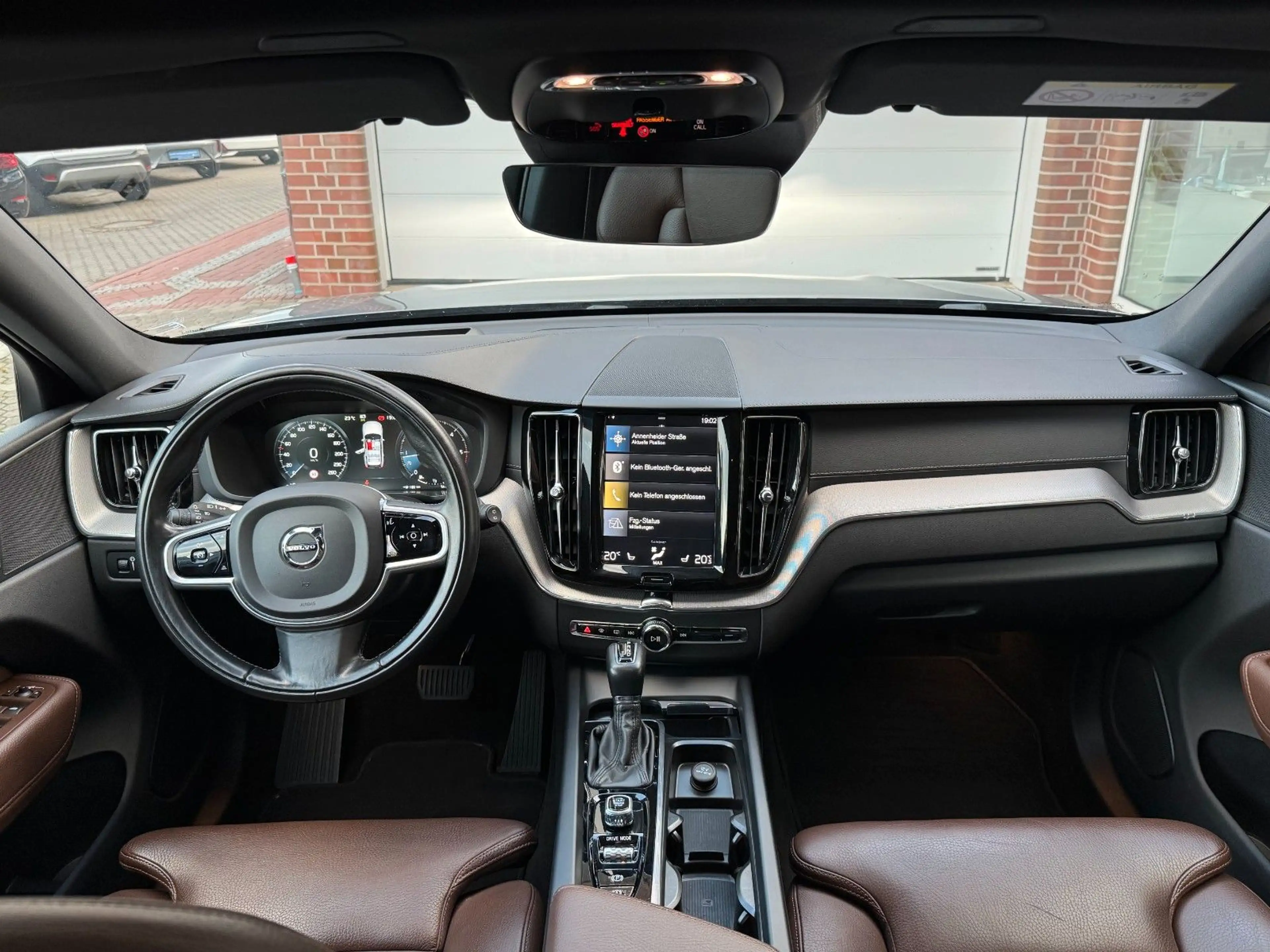 Volvo XC60 Inscription AWD*PANO*360K*AHK — photo 10