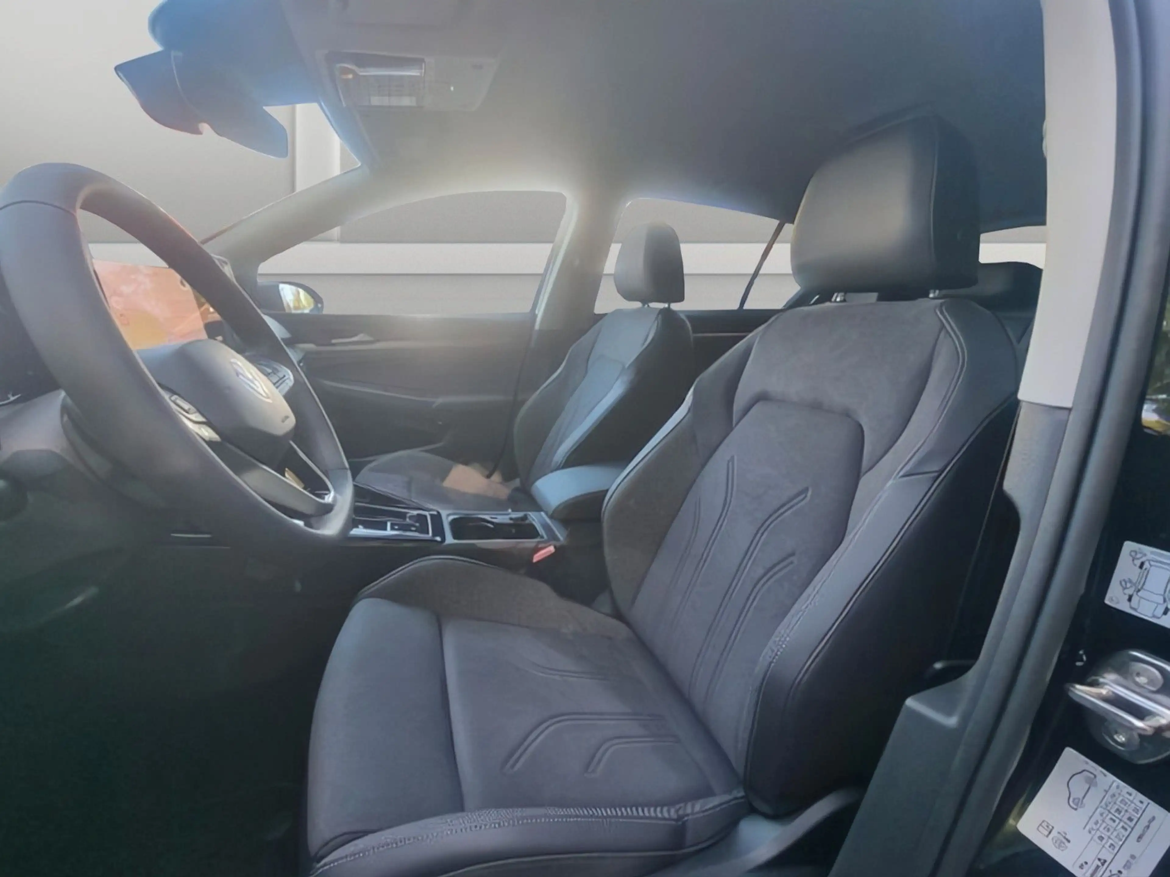Volkswagen Golf VIII 2.0TDI Style T.Leder Massage Standheiz — photo 9