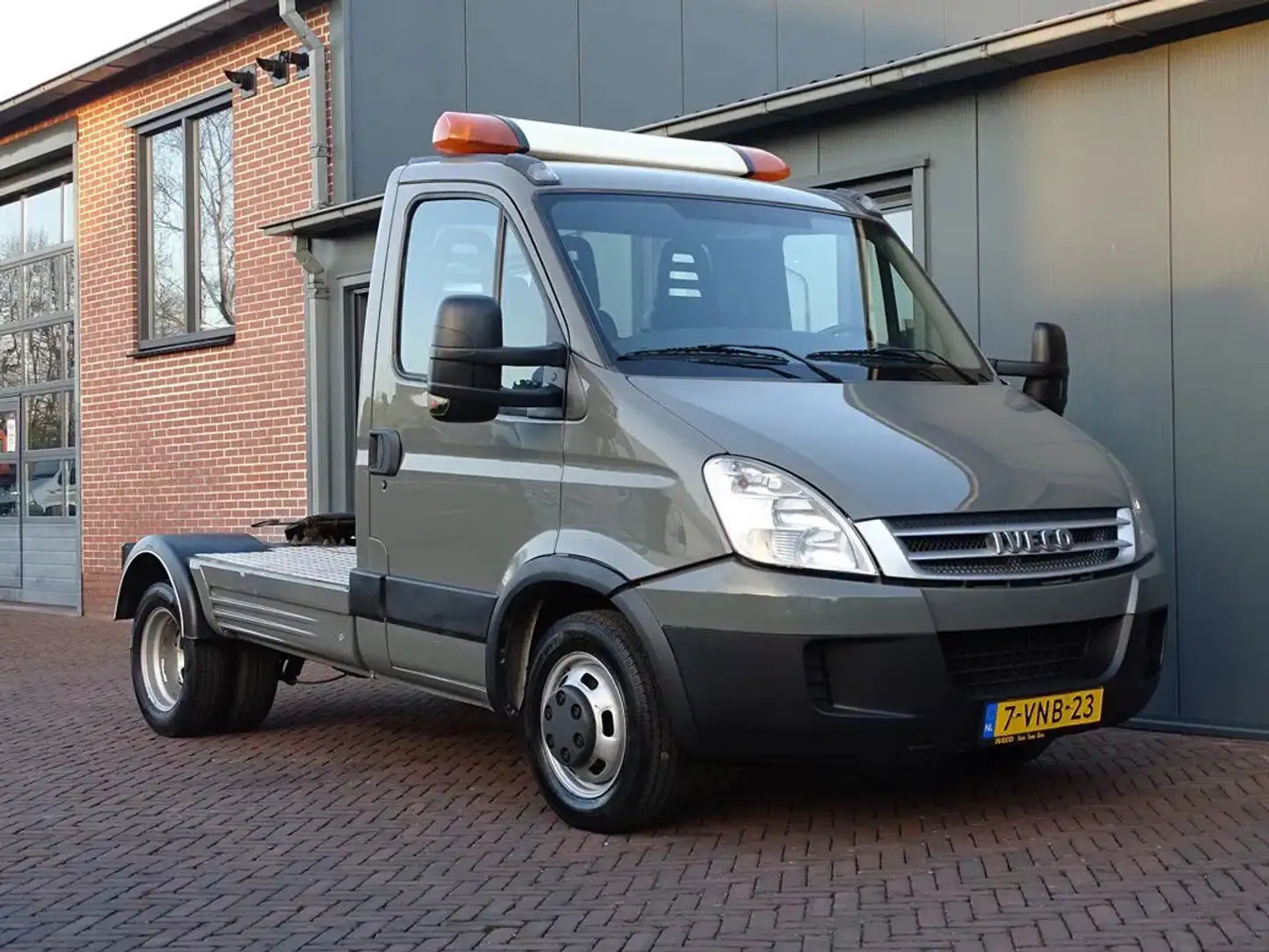 Iveco Daily 35C18 BE TREKKER 3 ZITS EURO 5 12 TON Gris - 1
