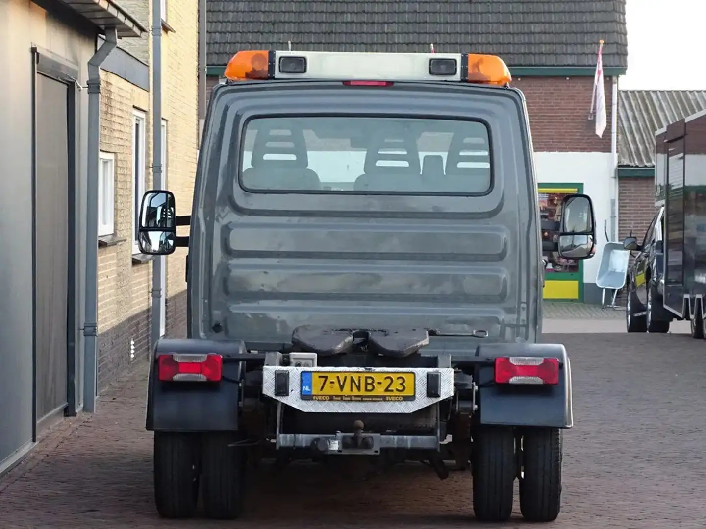 Iveco Daily 35C18 BE TREKKER 3 ZITS EURO 5 12 TON Gris - 2