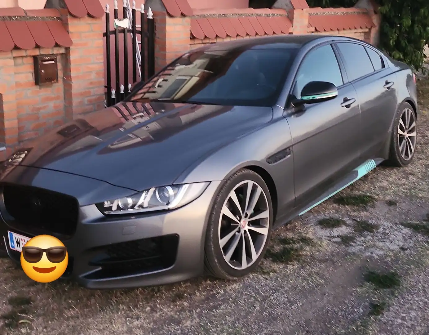 Jaguar XE XE 20d R-Sport Aut. R-Sport Grau - 1