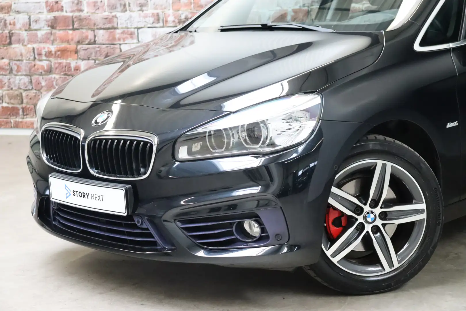 BMW 218 2 Serie Active Tourer 218i Executive Sport Line / Zwart - 2
