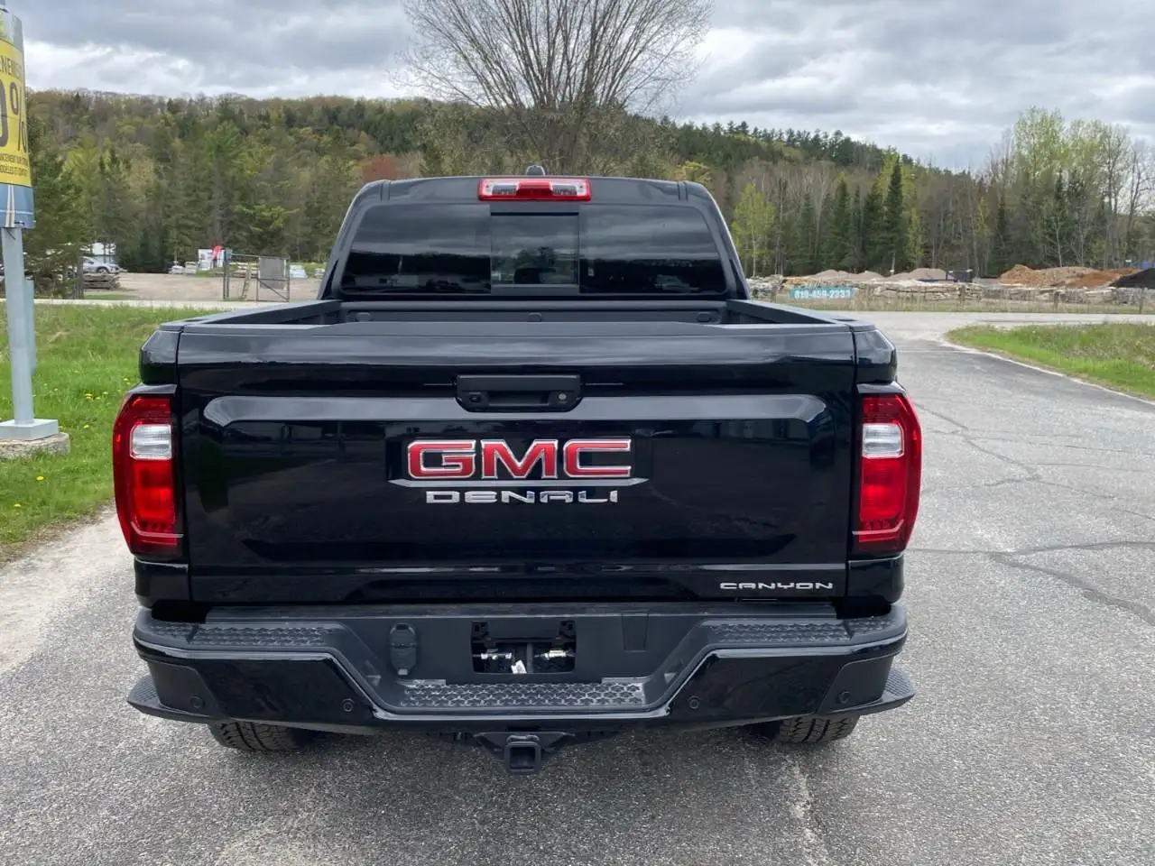 GMC Canyon снимка GMC Canyon