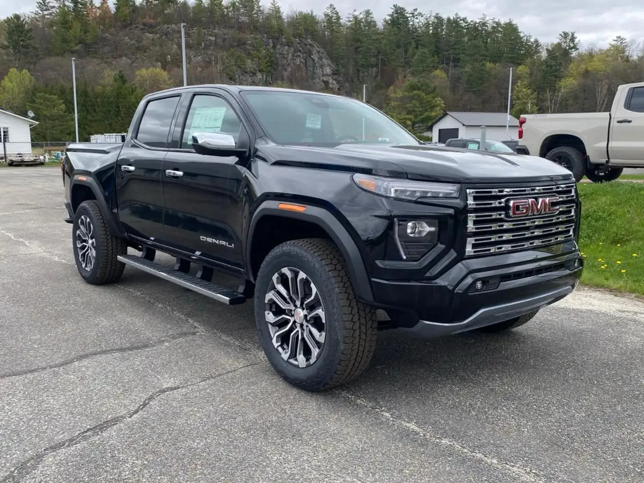 GMC Canyon снимка GMC Canyon