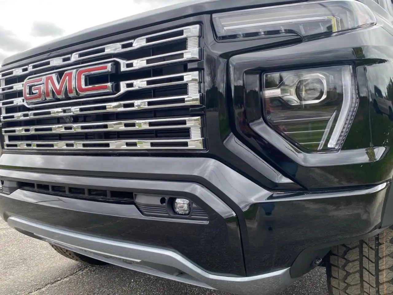 GMC Canyon снимка GMC Canyon