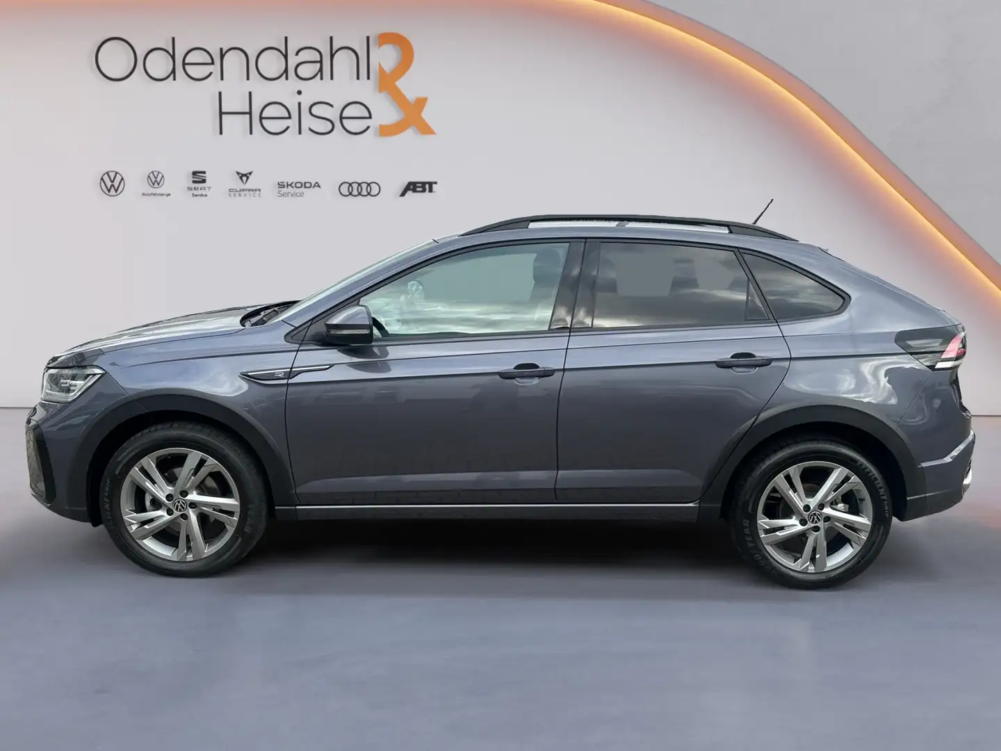 Volkswagen Taigo R - Line 1.0 TSI DSG MATRIX - LED / EPH / KL Grau - 2