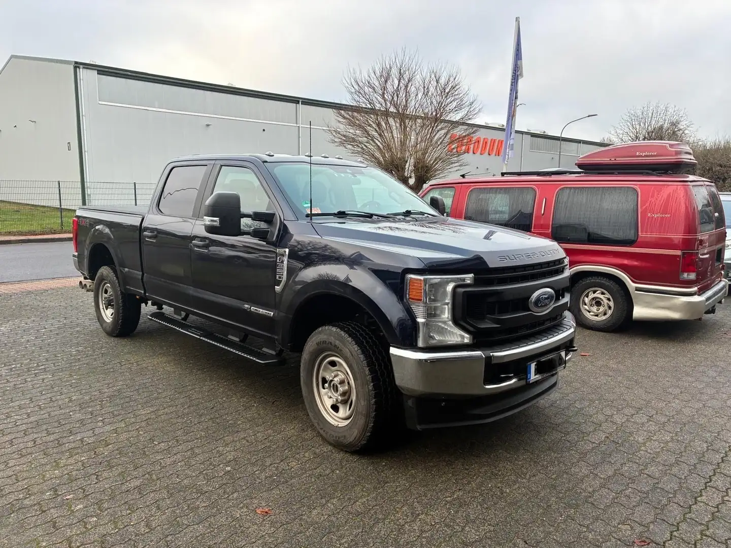 Ford F 350 6.7 TD Power Stroke Super Duty XL- 4X4 Schwarz - 1