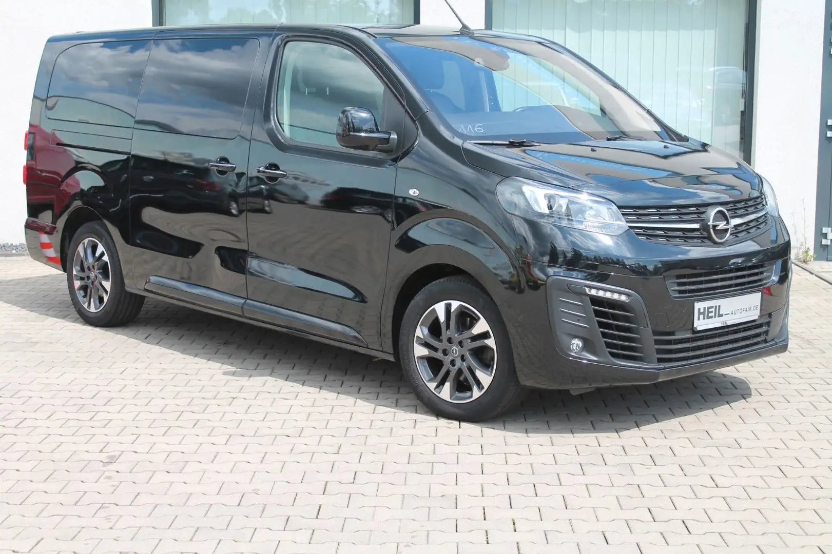 Opel Zafira Life Tourer L*NAVI*LEDER*KAMERA*7 SITZE* Schwarz - 2