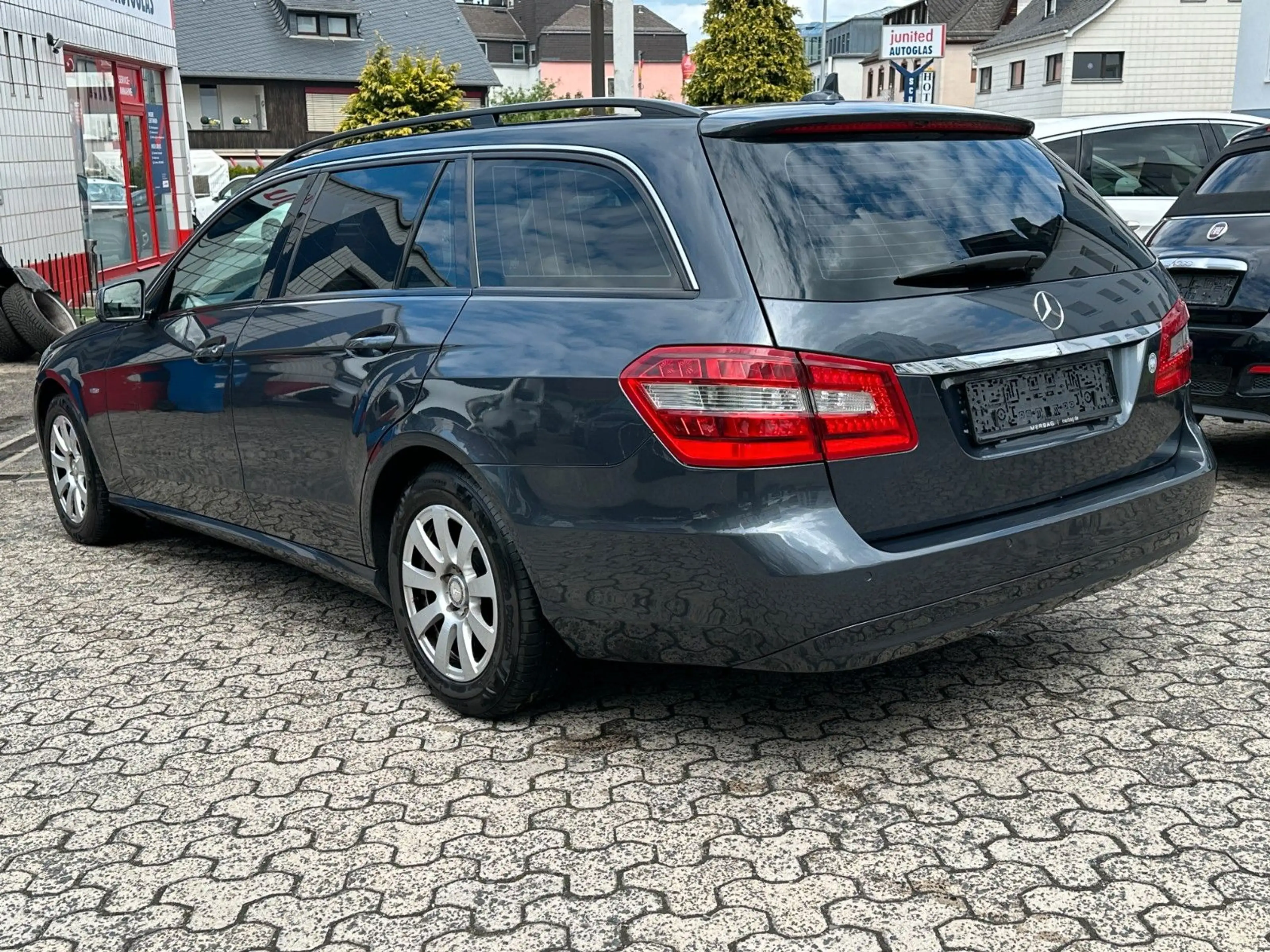 Mercedes-Benz E 220 E T-Modell E 220 CDI BlueEfficiency — photo 6