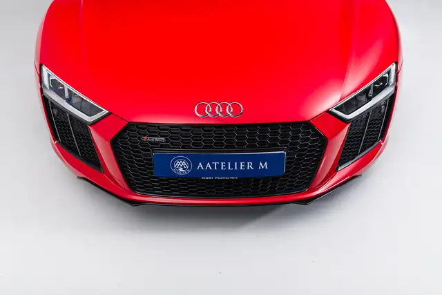 Audi R8 view 6