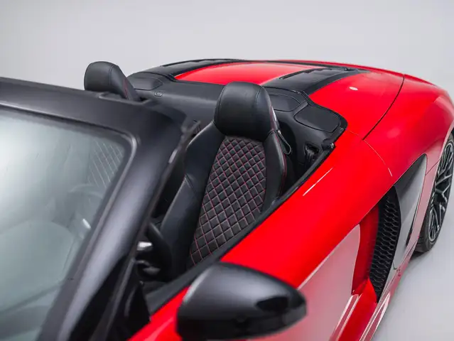 Audi R8 view 9