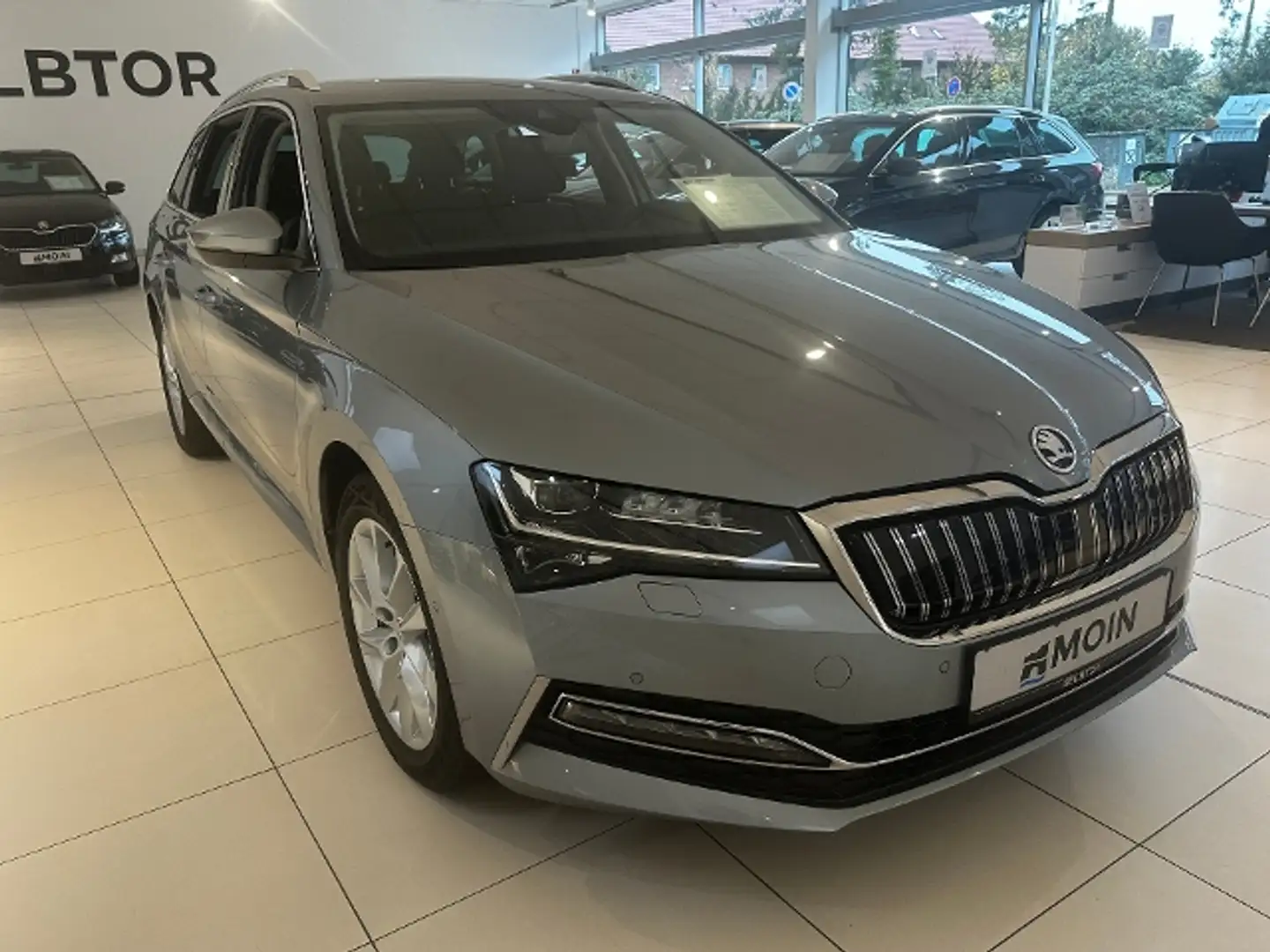 Skoda Superb Combi 1.4 TSI DSG iV Style Navi PDC GRA LED Szürke - 2