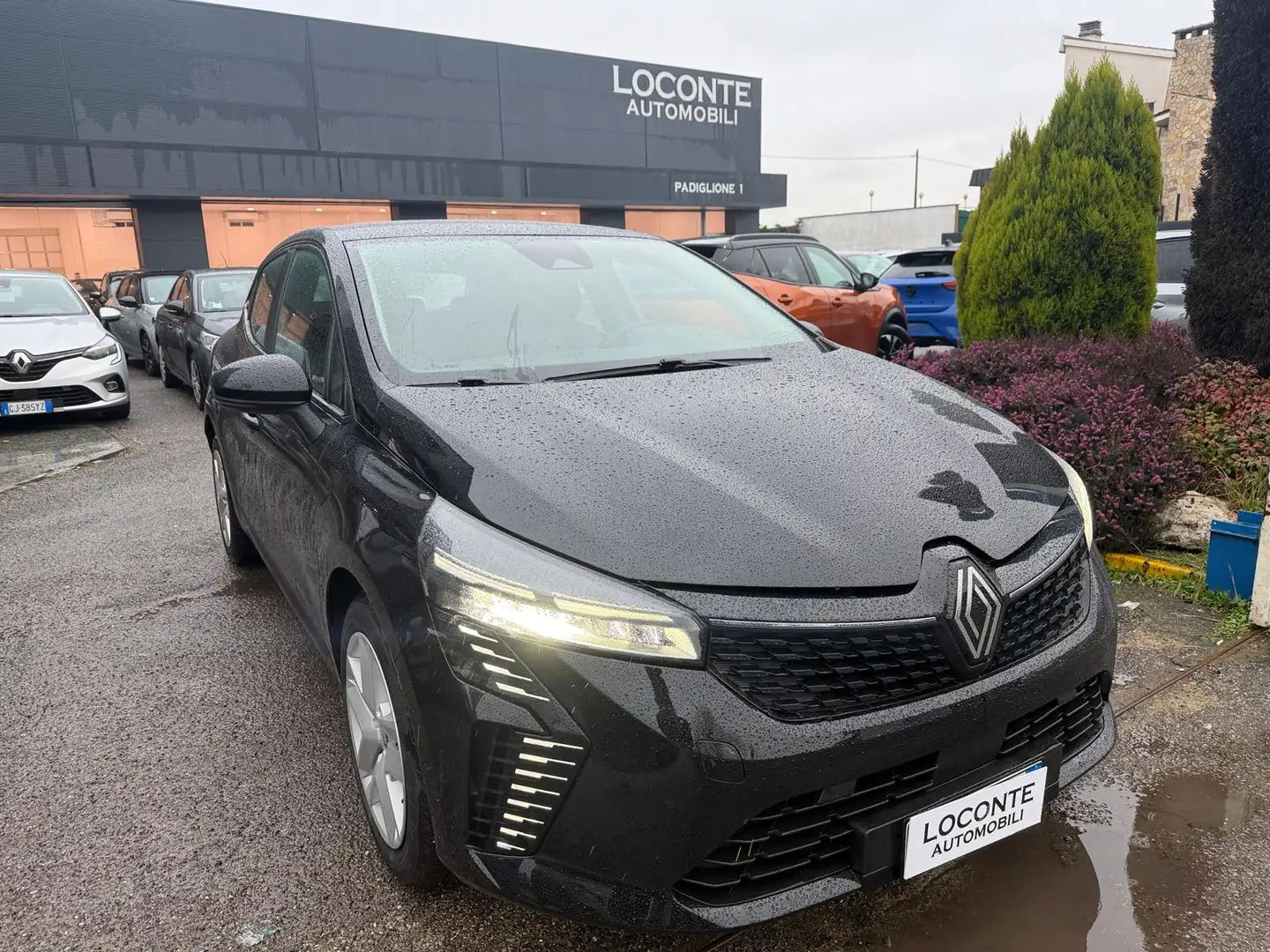 Renault Clio 1.0 sce Evolution Schwarz - 1