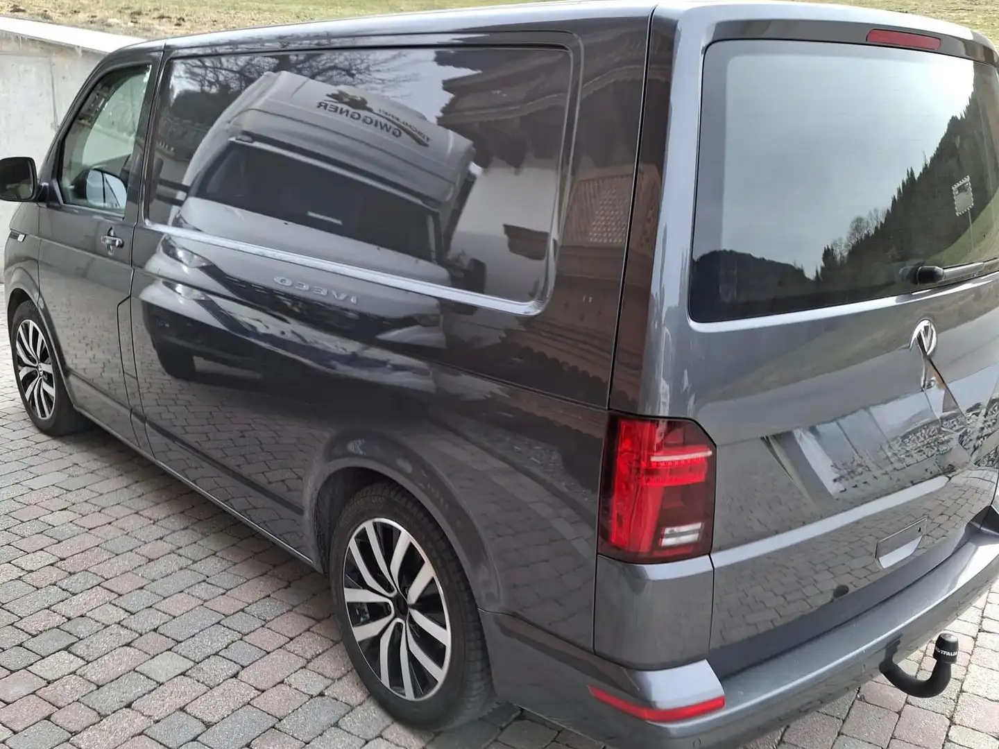 Volkswagen T6 Transporter Grau - 1