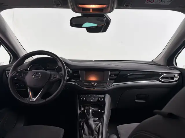 Opel Astra view 3