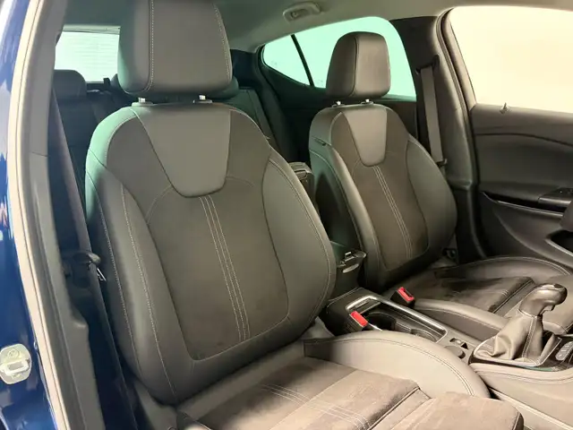 Opel Astra view 5