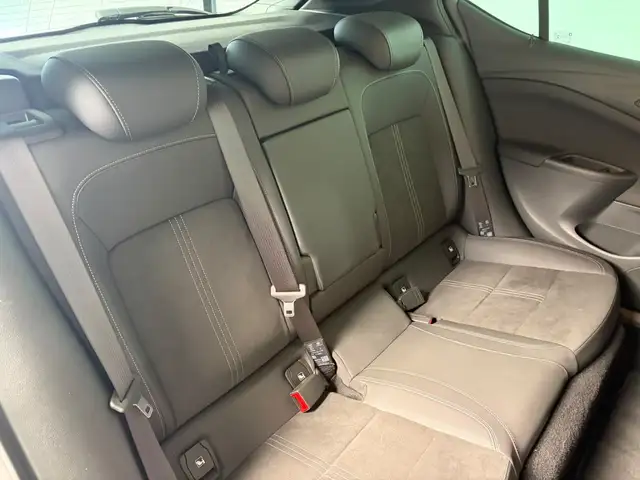 Opel Astra view 23