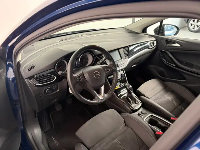 Opel Astra view 6