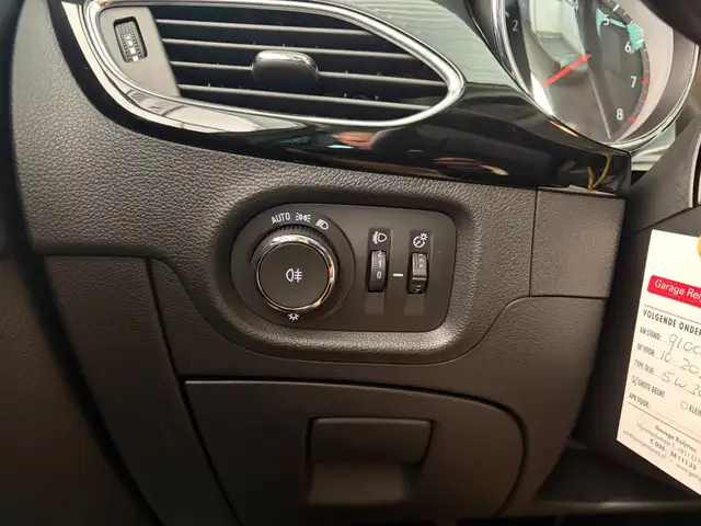 Opel Astra view 7