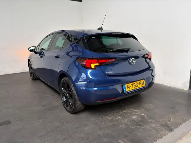 Opel Astra view 24