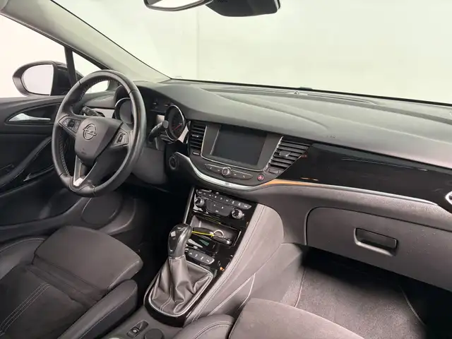 Opel Astra view 4