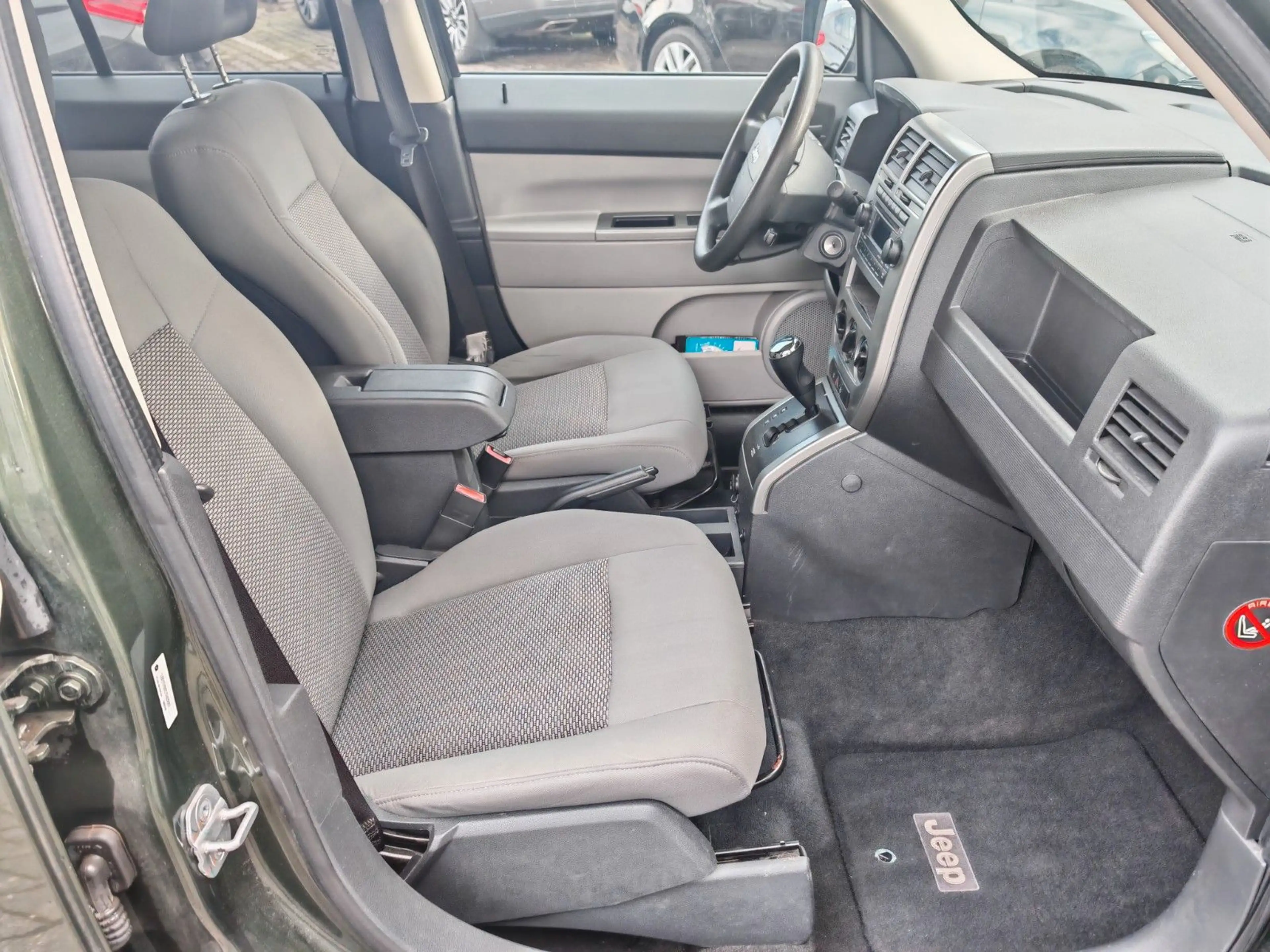 Jeep Patriot Limited Automatik AHK Tempomat PTC SHZ — photo 11