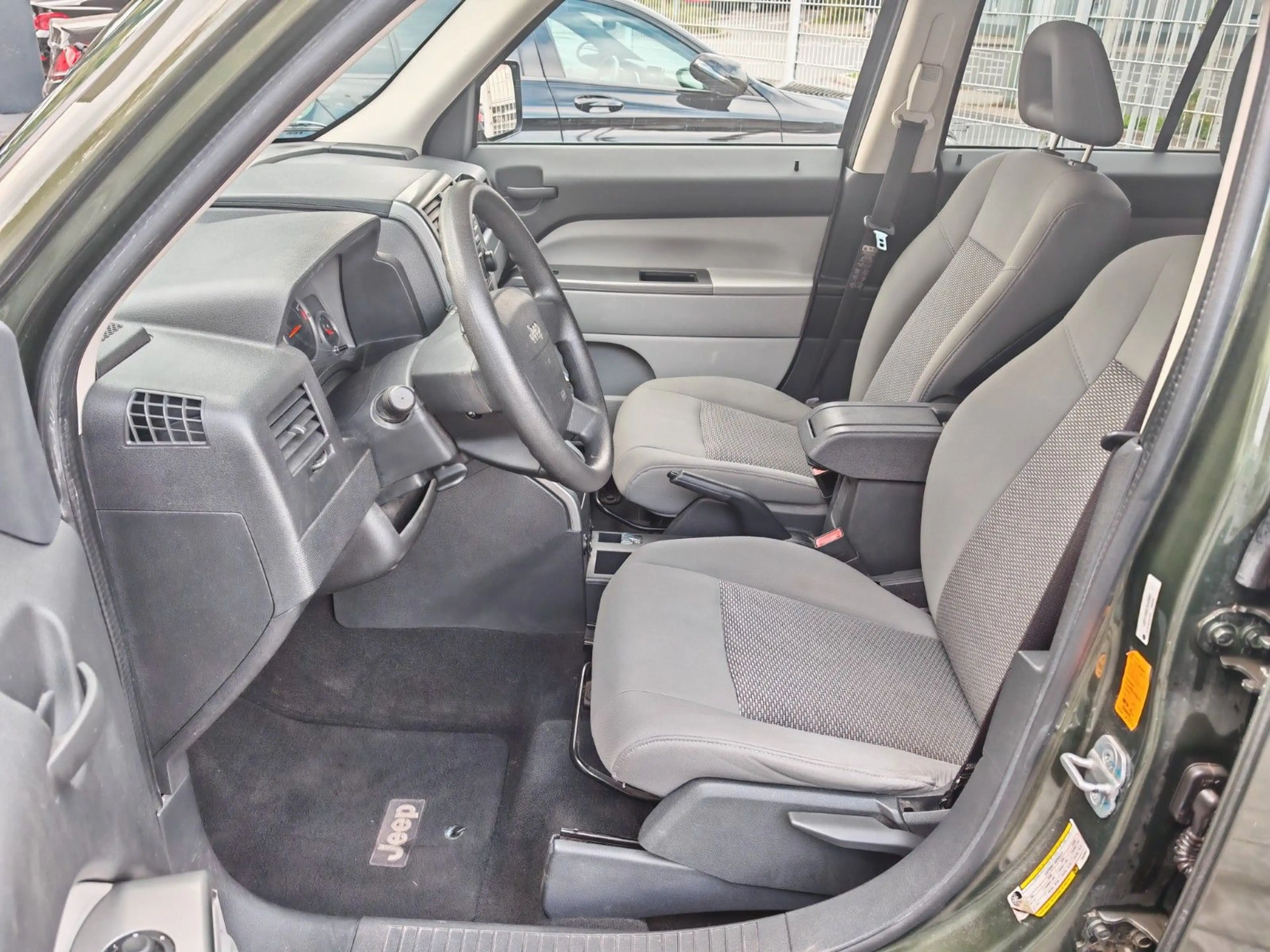 Jeep Patriot Limited Automatik AHK Tempomat PTC SHZ — photo 9