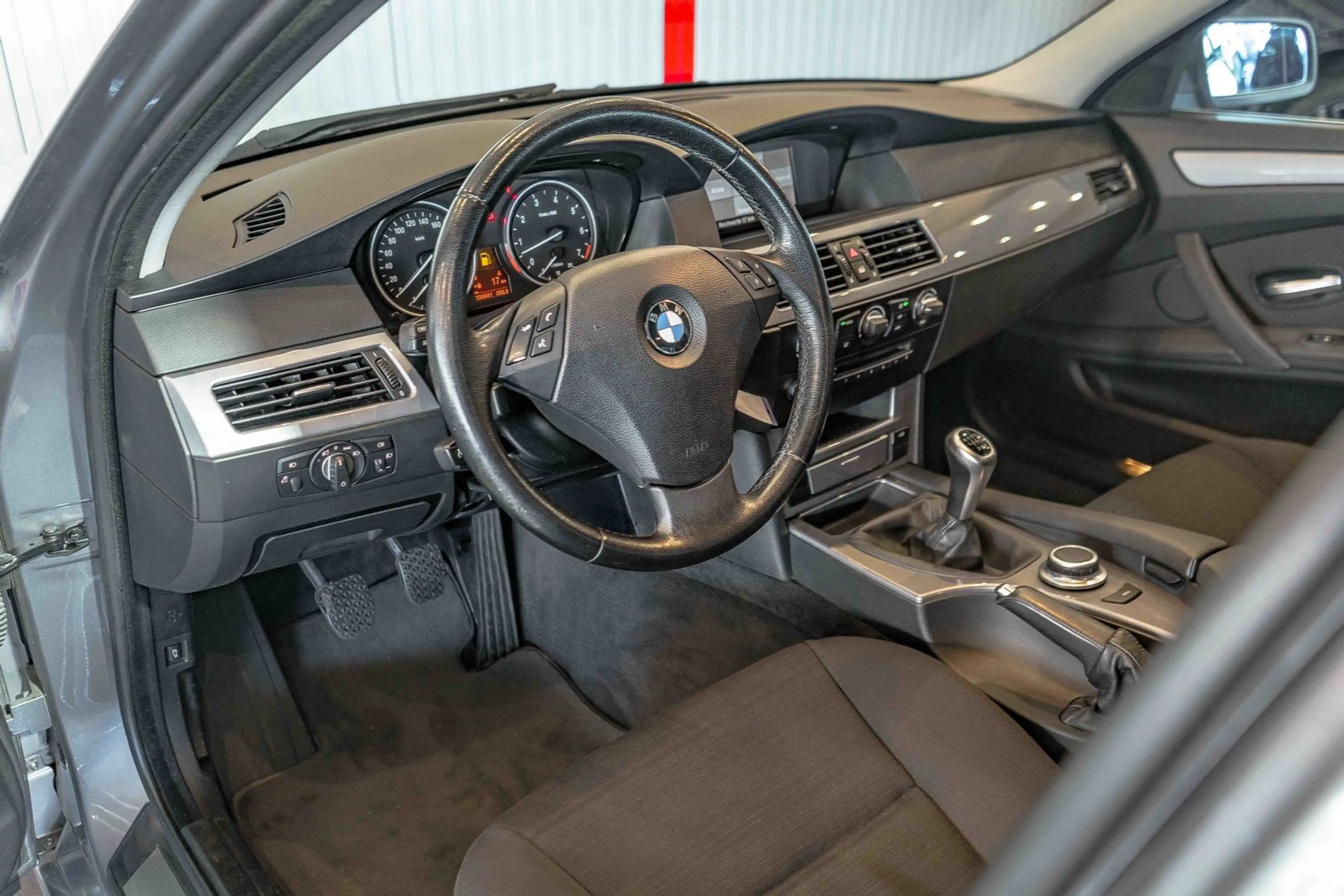 BMW 523 i Limousine Xenon Navi AHK Tempomat Klimaauto — photo 10