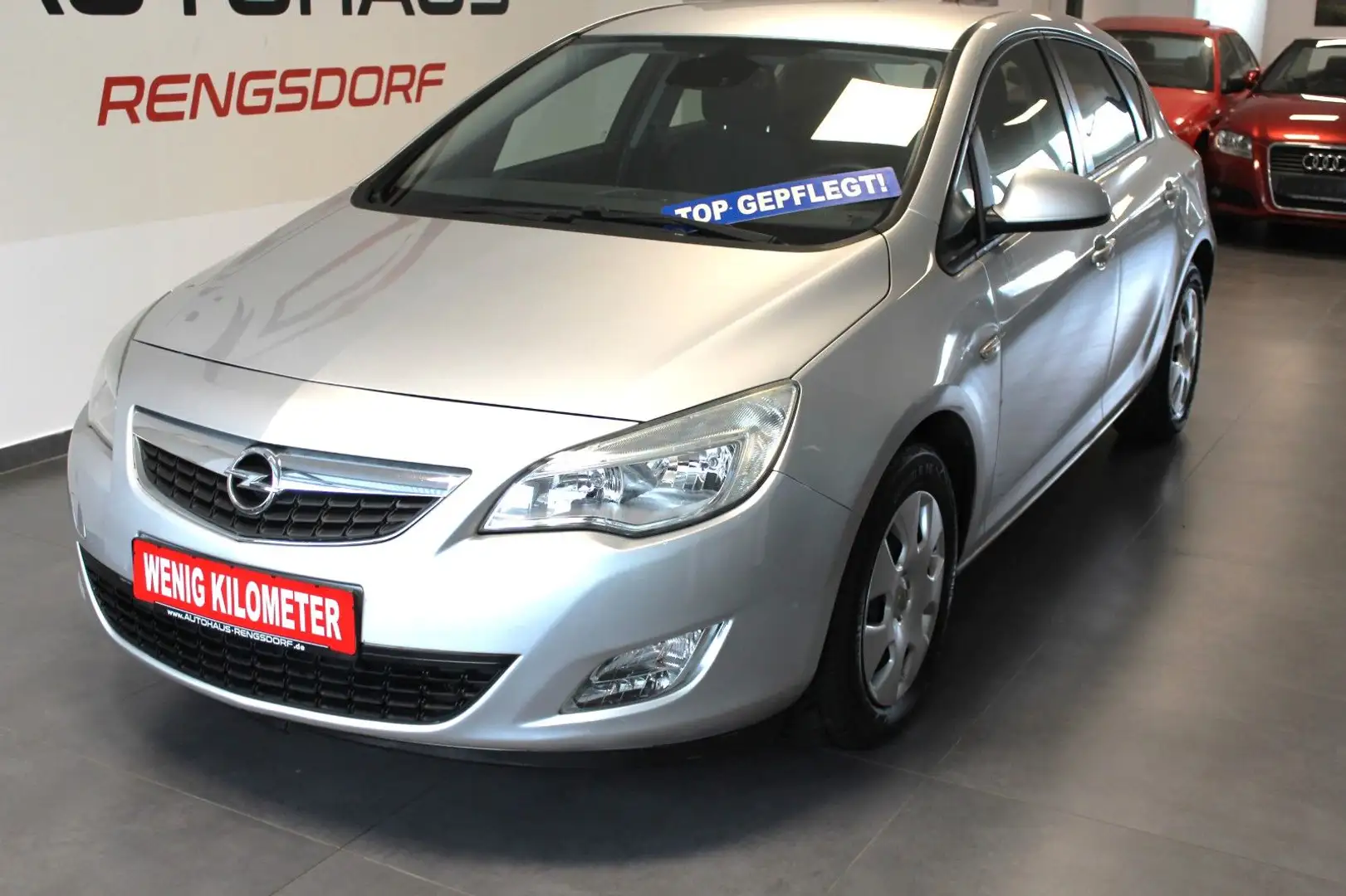 Opel Astra J Lim. 5-trg. Edition 1,6/116 PS Argent - 1