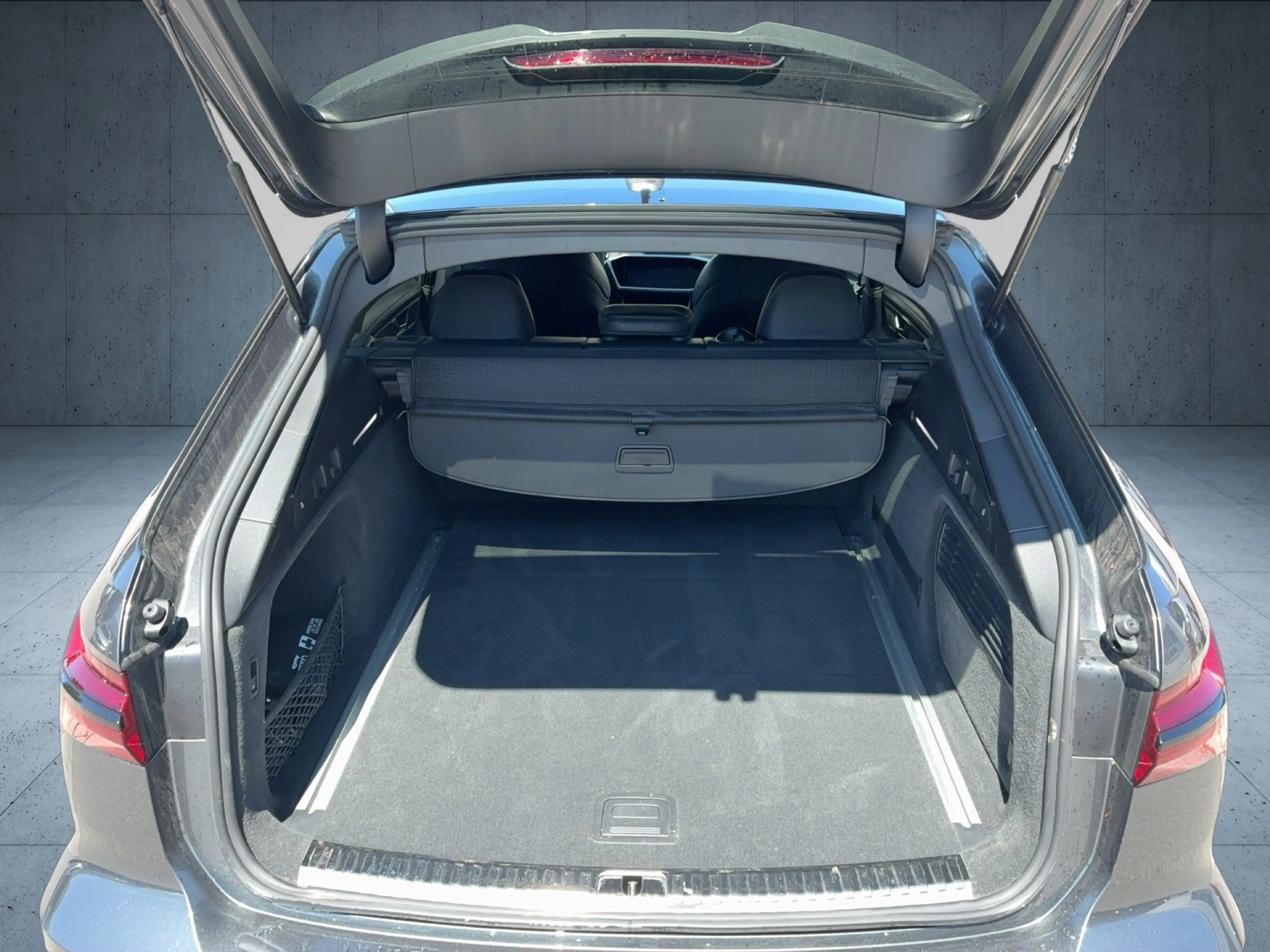 Audi RS6 RS 6 Avant Vmax305 PANO Stdhzg 22 HUD Laser AHK — photo 14