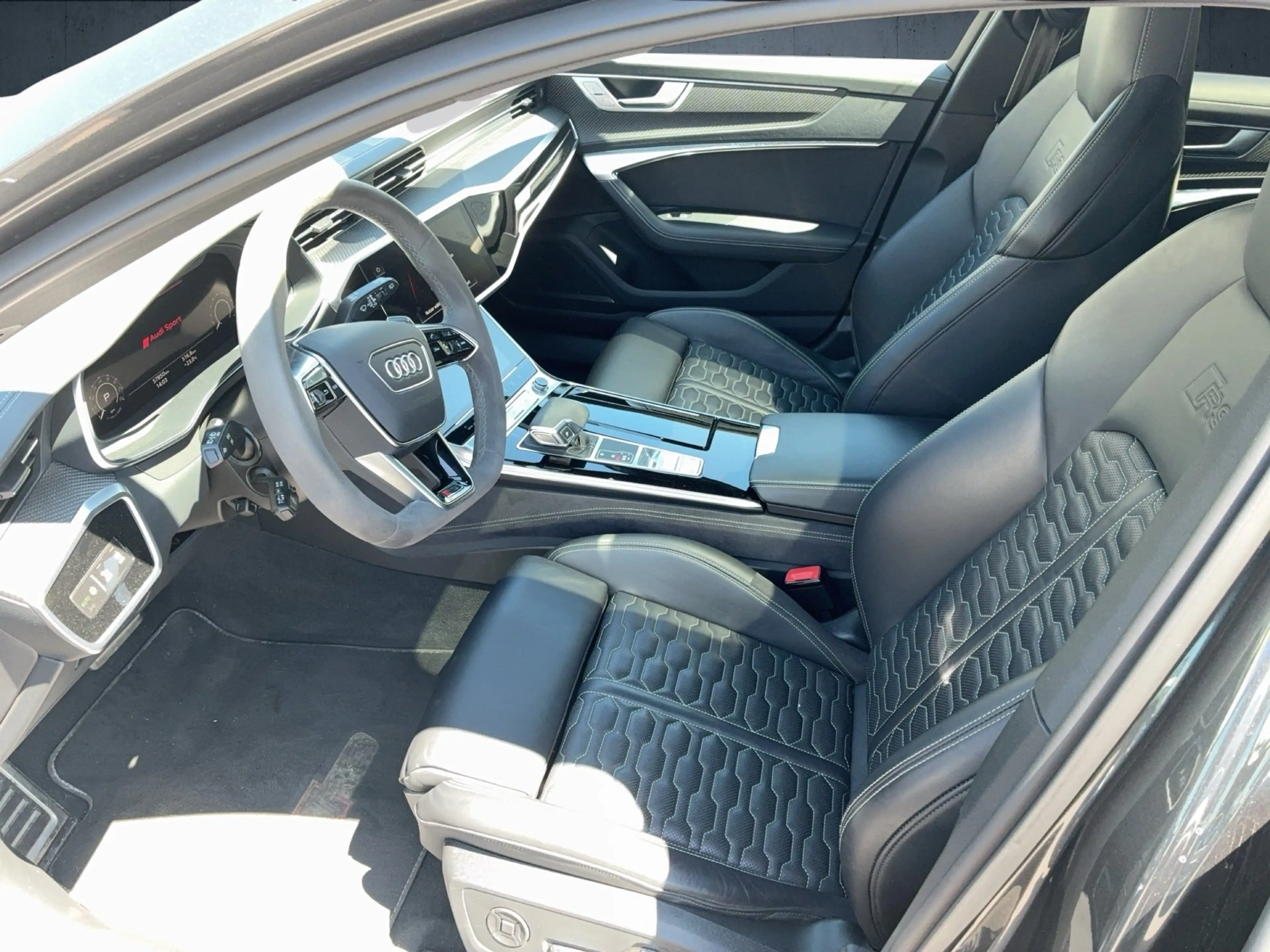 Audi RS6 RS 6 Avant Vmax305 PANO Stdhzg 22 HUD Laser AHK — photo 10