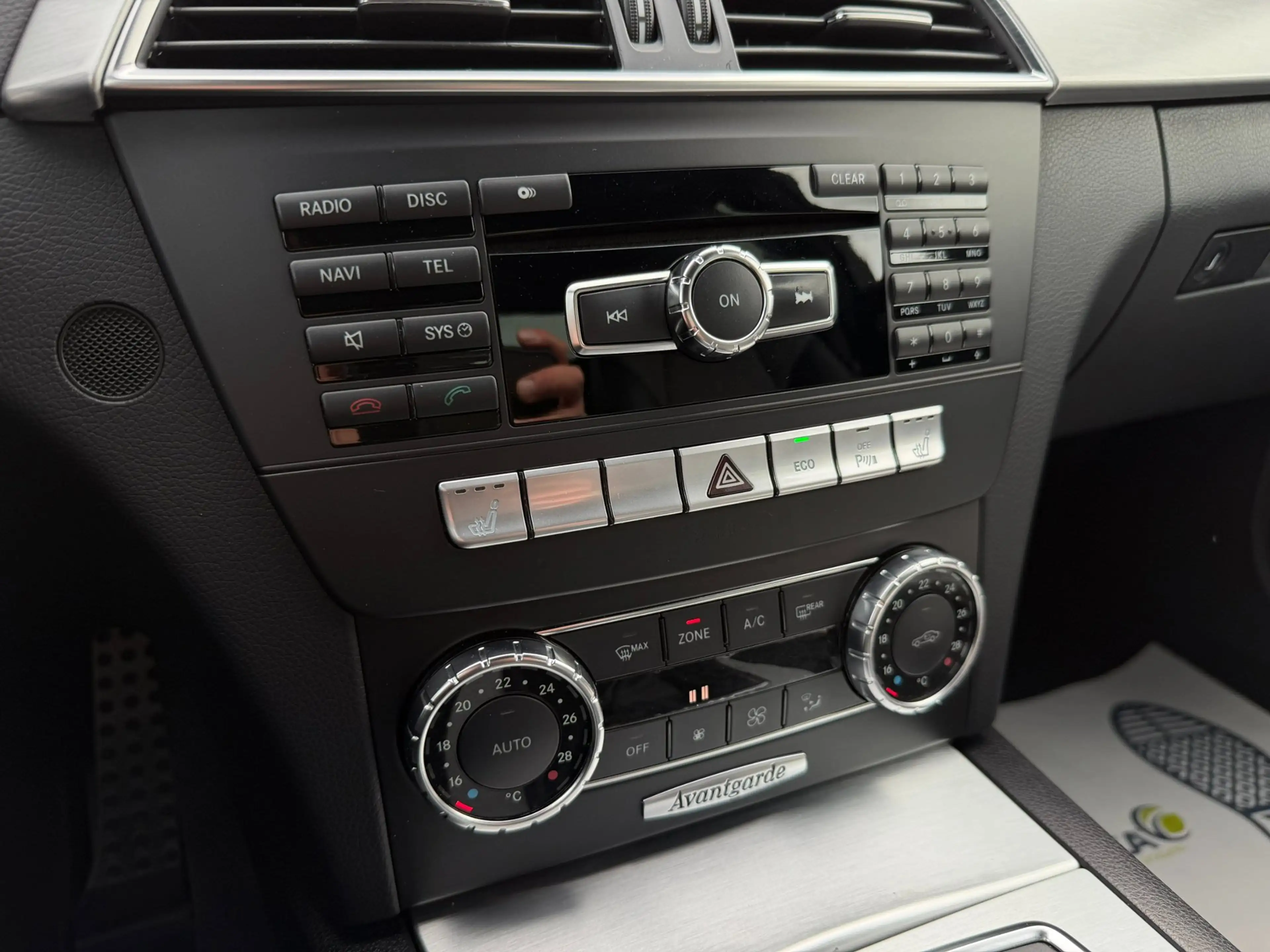 Mercedes-Benz C 180 CGI BlueEfficiency Avantgarde l AMG-Pakket — photo 7