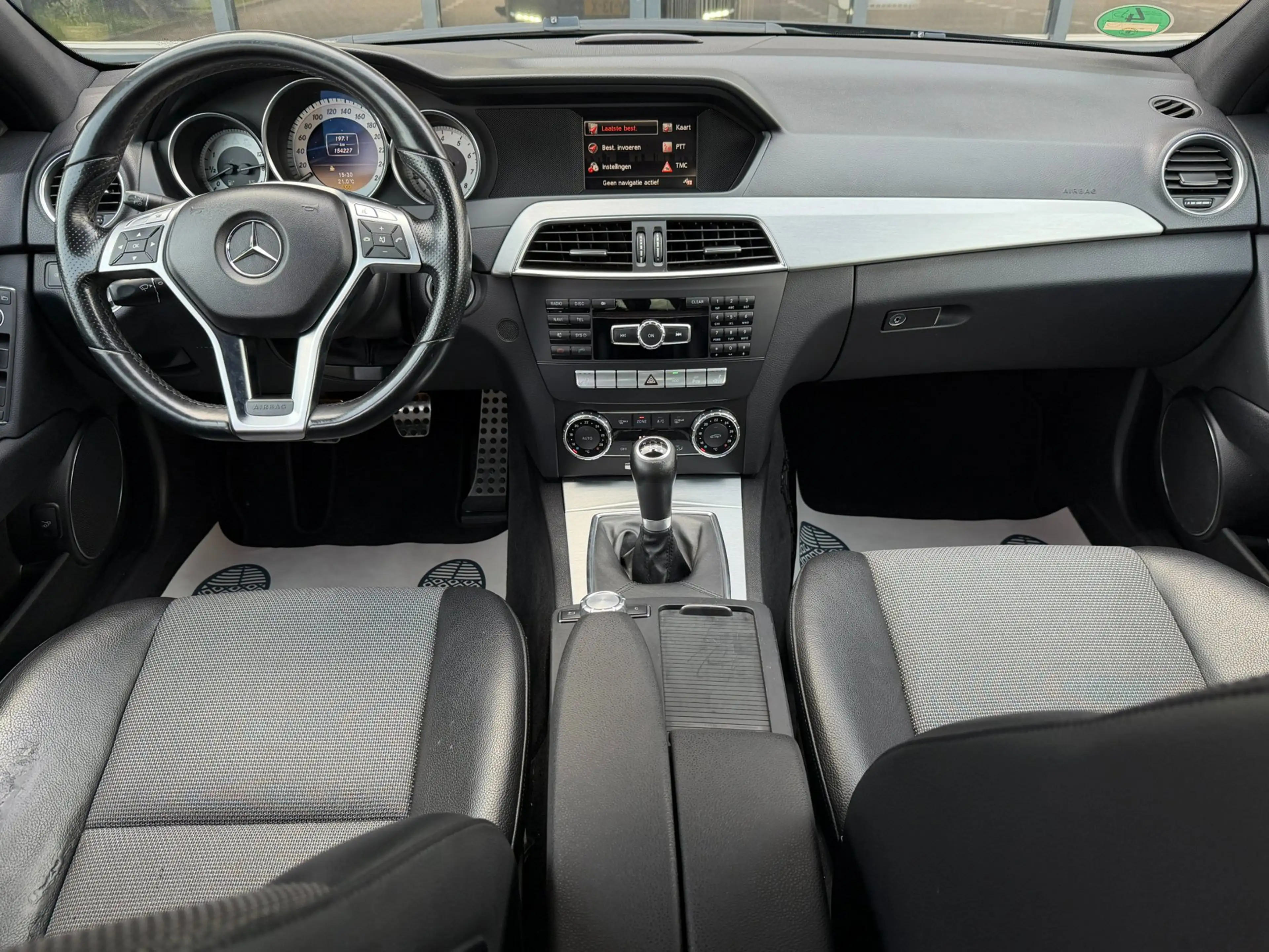 Mercedes-Benz C 180 CGI BlueEfficiency Avantgarde l AMG-Pakket — photo 4