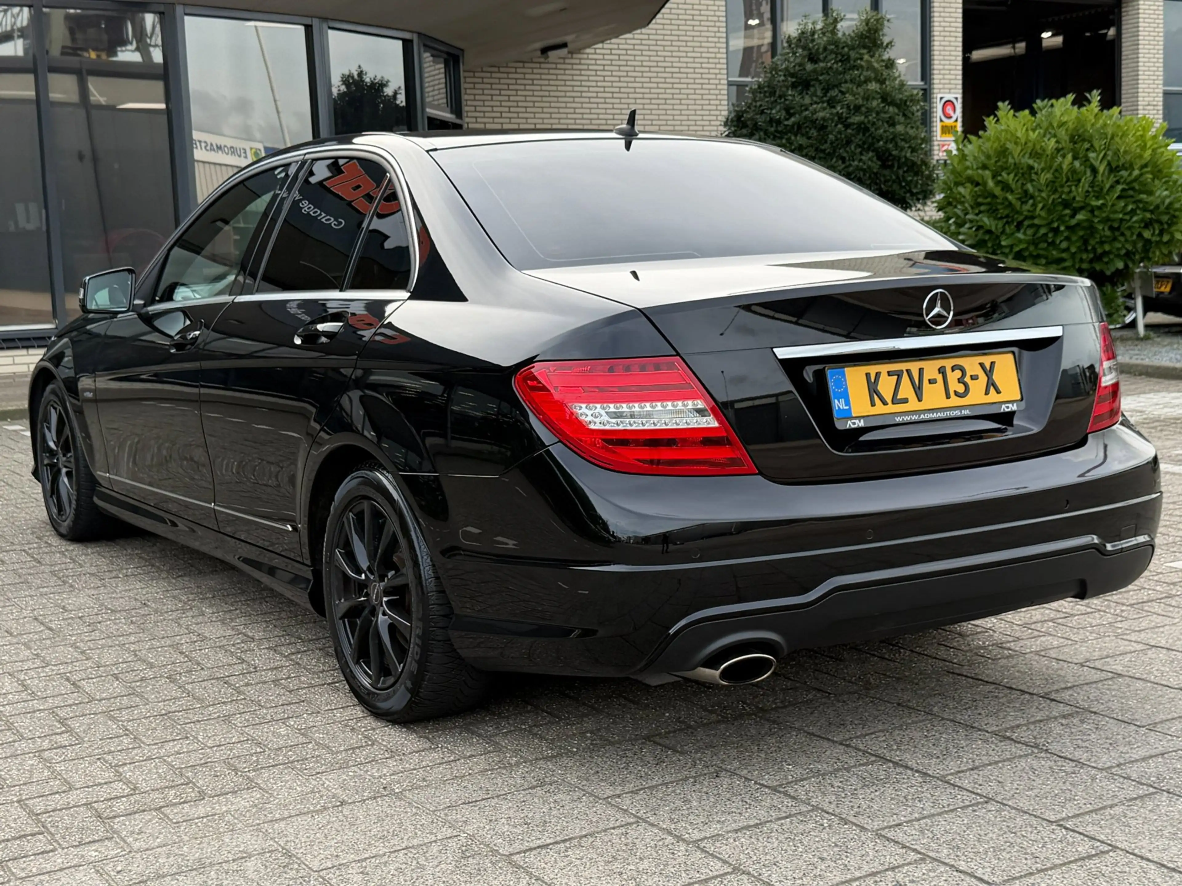 Mercedes-Benz C 180 CGI BlueEfficiency Avantgarde l AMG-Pakket — photo 2