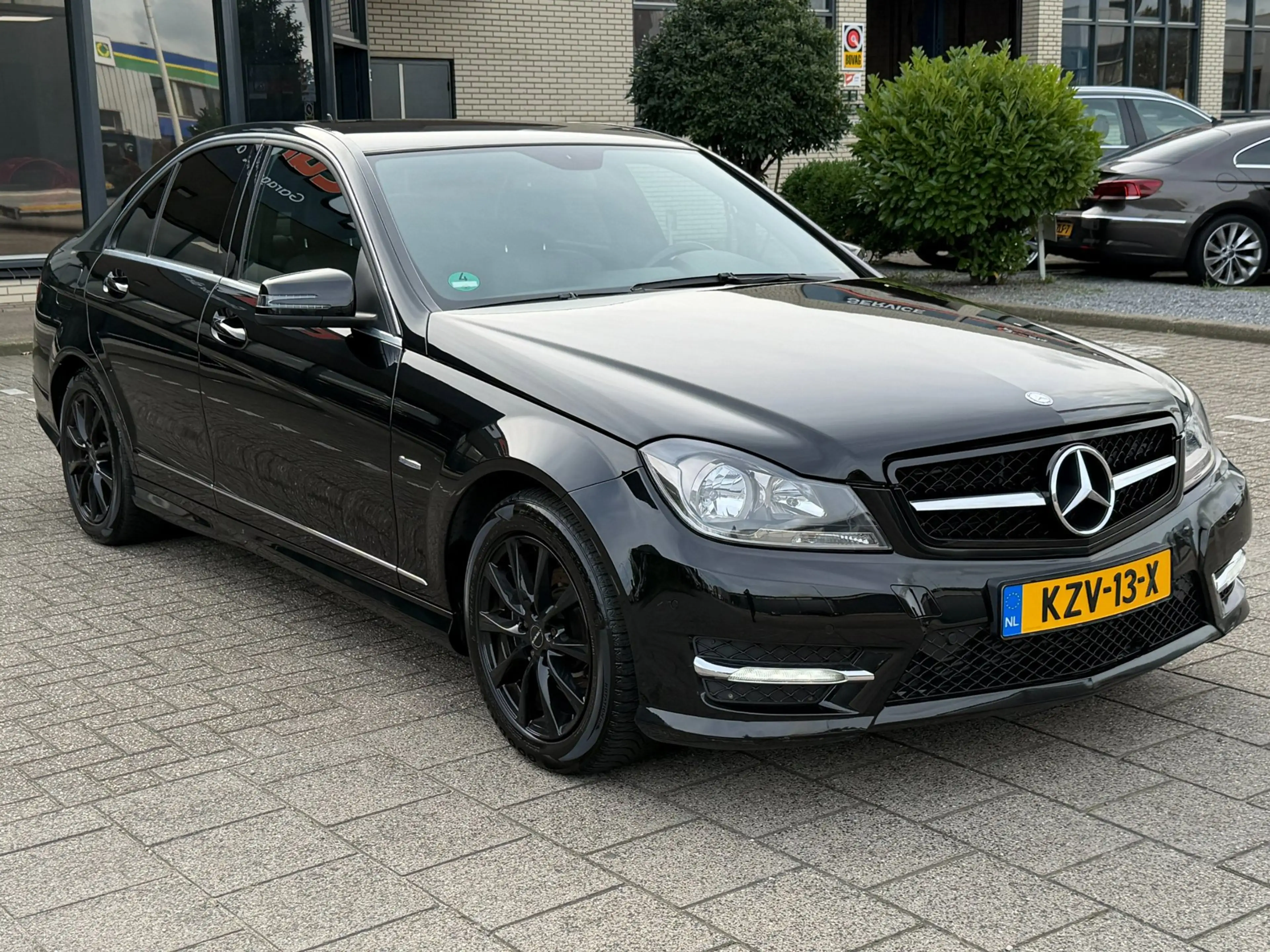 Mercedes-Benz C 180 CGI BlueEfficiency Avantgarde l AMG-Pakket — photo 11