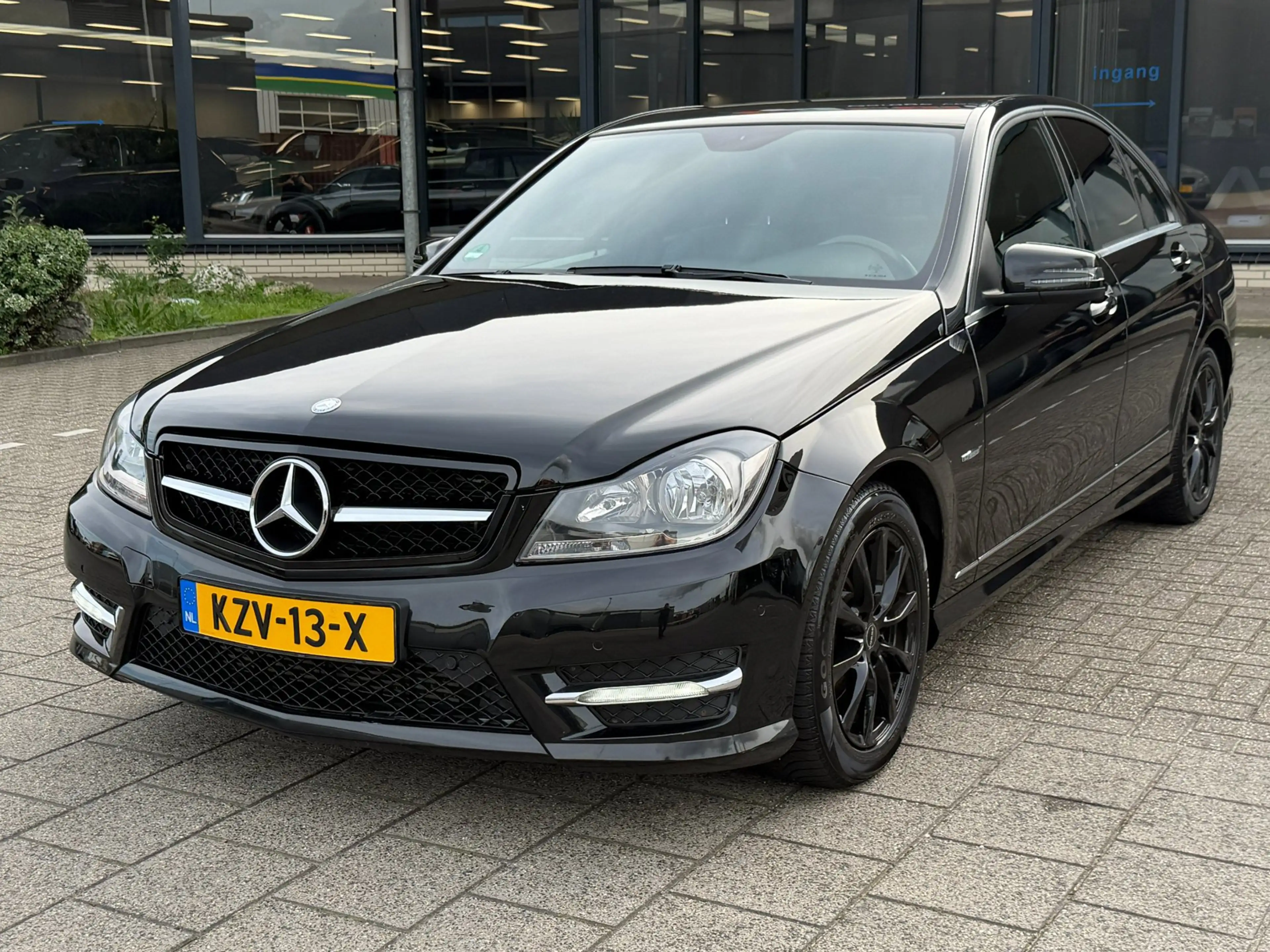 Mercedes-Benz C 180 CGI BlueEfficiency Avantgarde l AMG-Pakket — photo 9