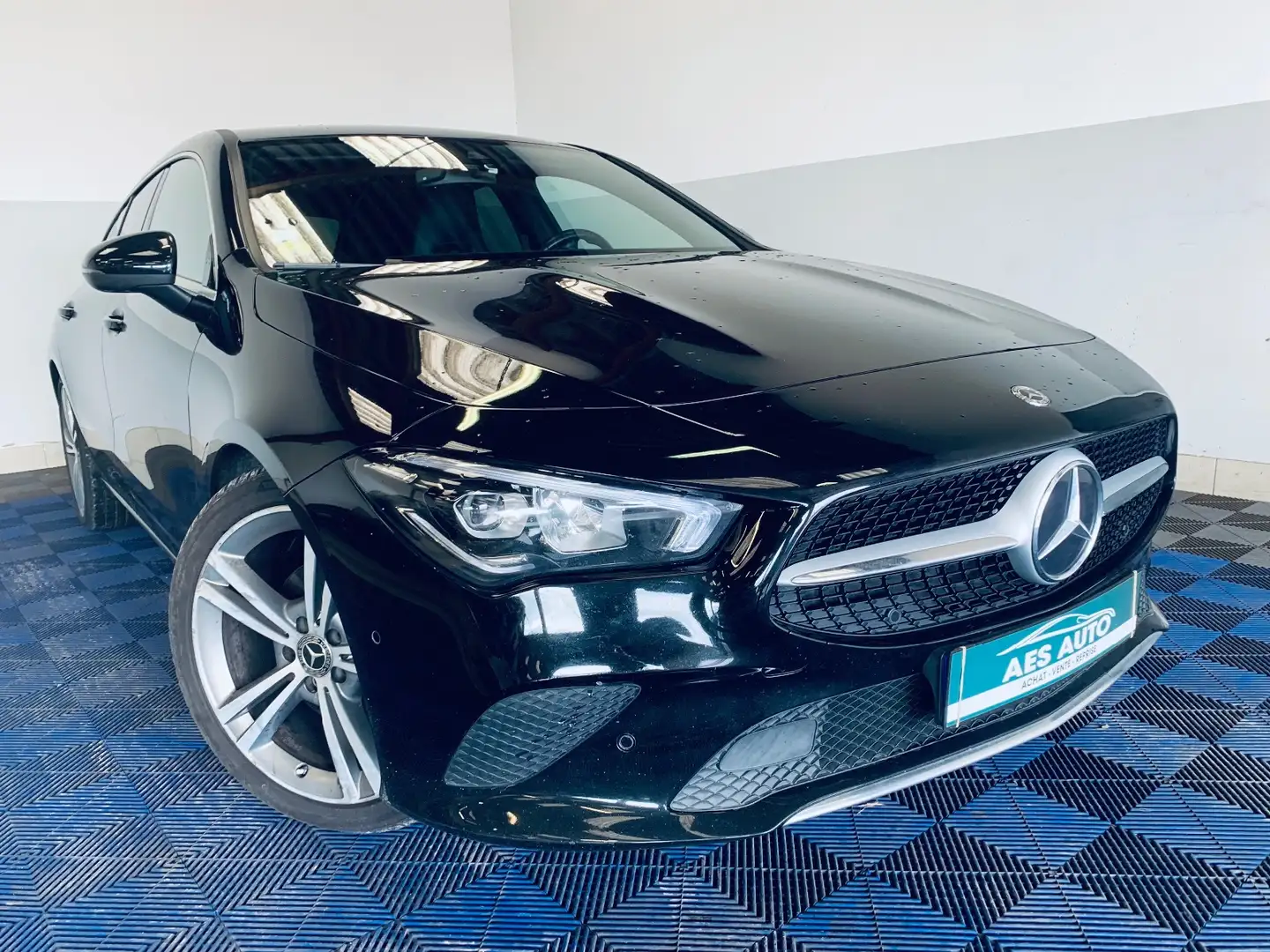 Mercedes-Benz Progressive Line Negru - 1